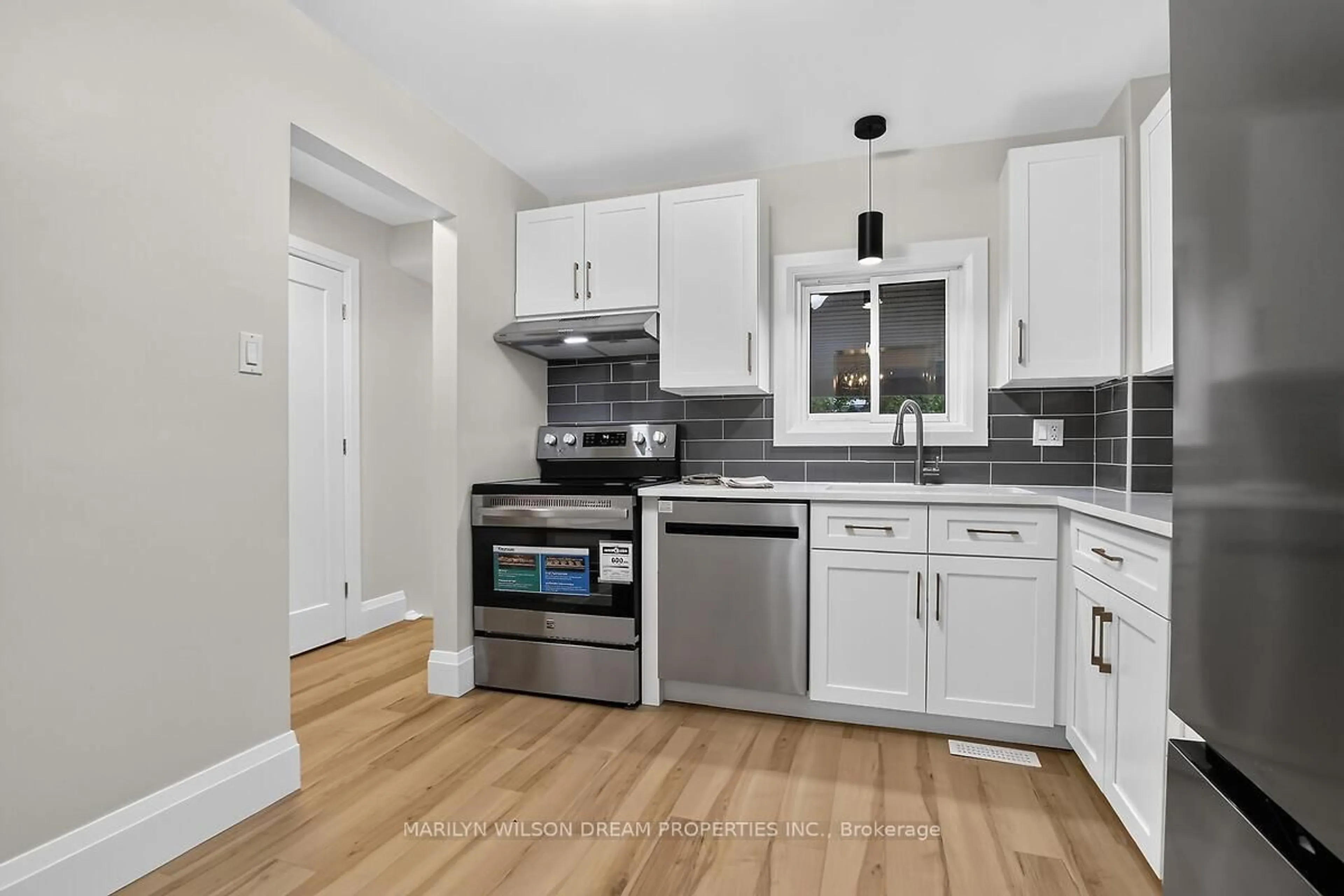 Standard kitchen, unknown for 136 Bentbrook Cres, Ottawa Ontario K2J 3Y3