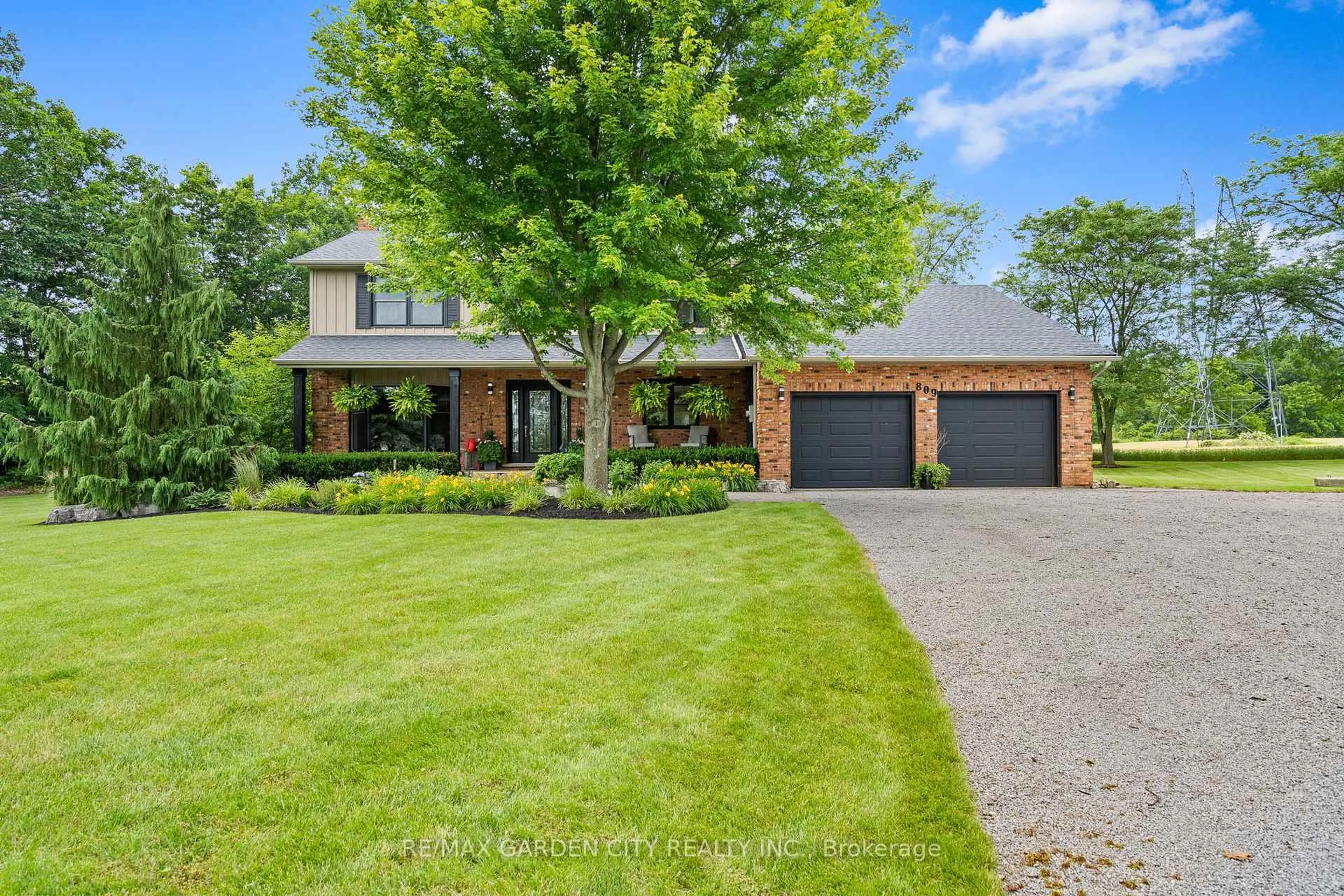 Home with brick exterior material, street for 809 Kilman Rd, Pelham Ontario L0S 1C0