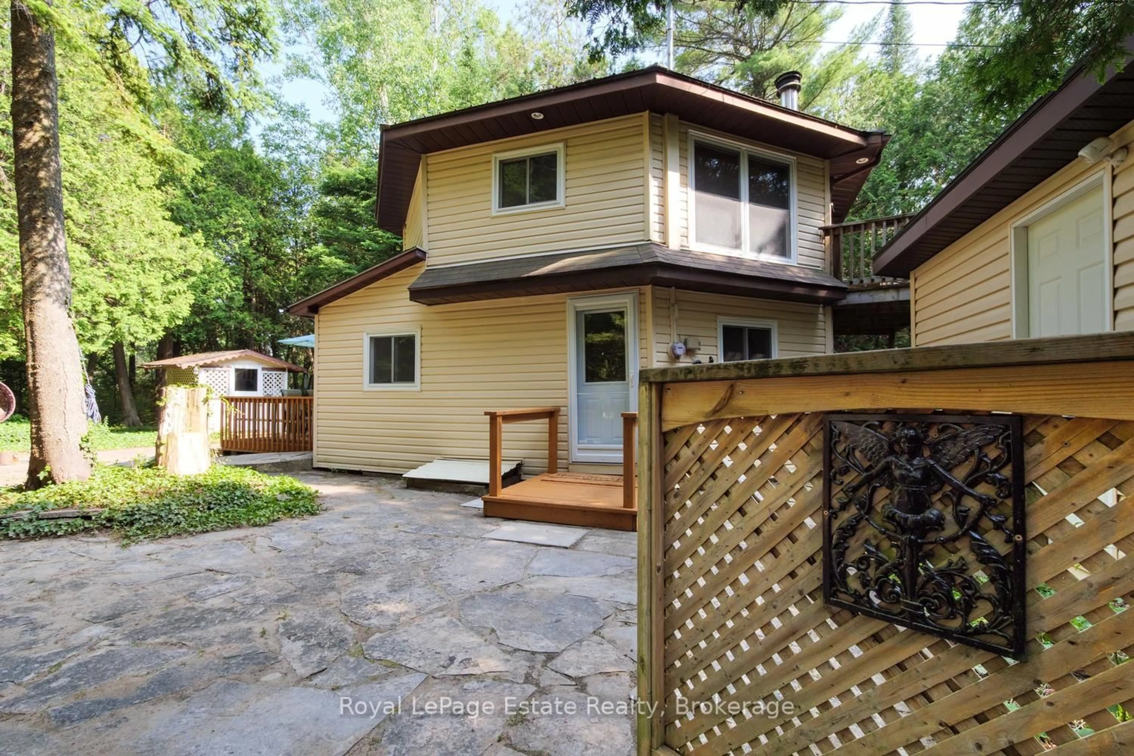 Home with vinyl exterior material, street for 125 Third Ave, South Bruce Peninsula Ontario N0H 2G0