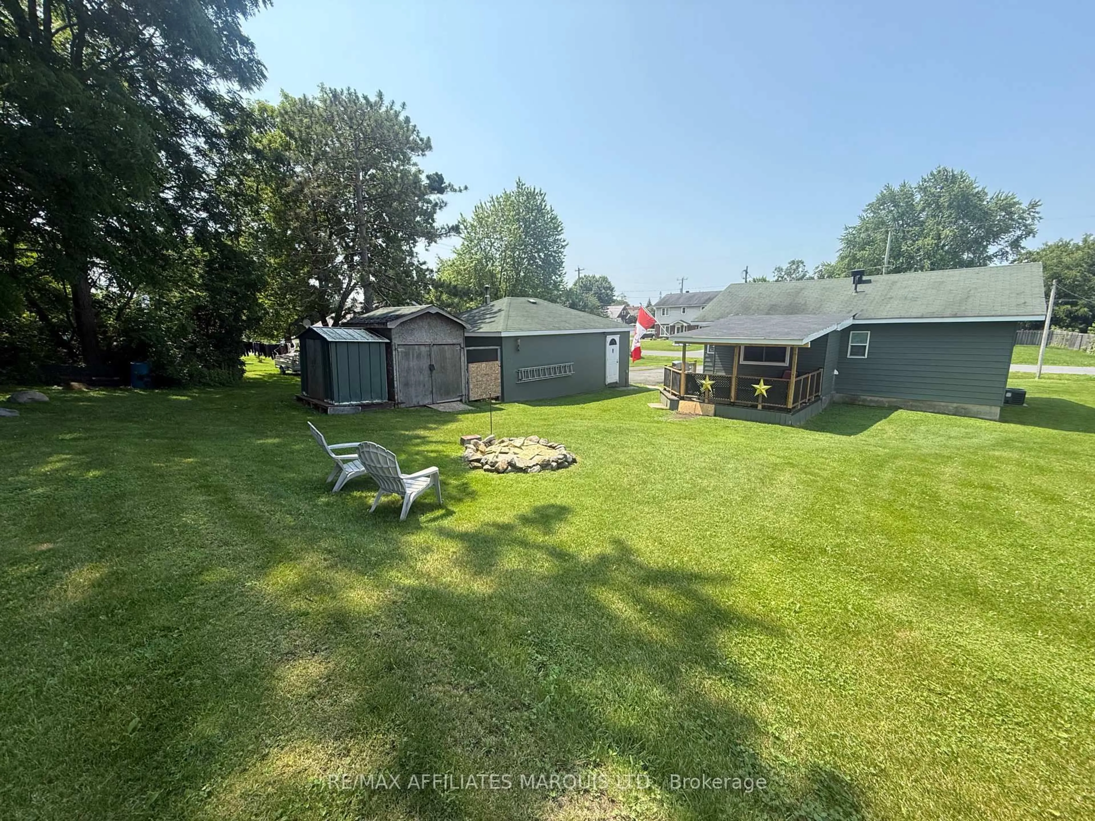 A pic from outside/outdoor area/front of a property/back of a property/a pic from drone, unknown for 6679 Lawrence St, South Glengarry Ontario K6H 5R5