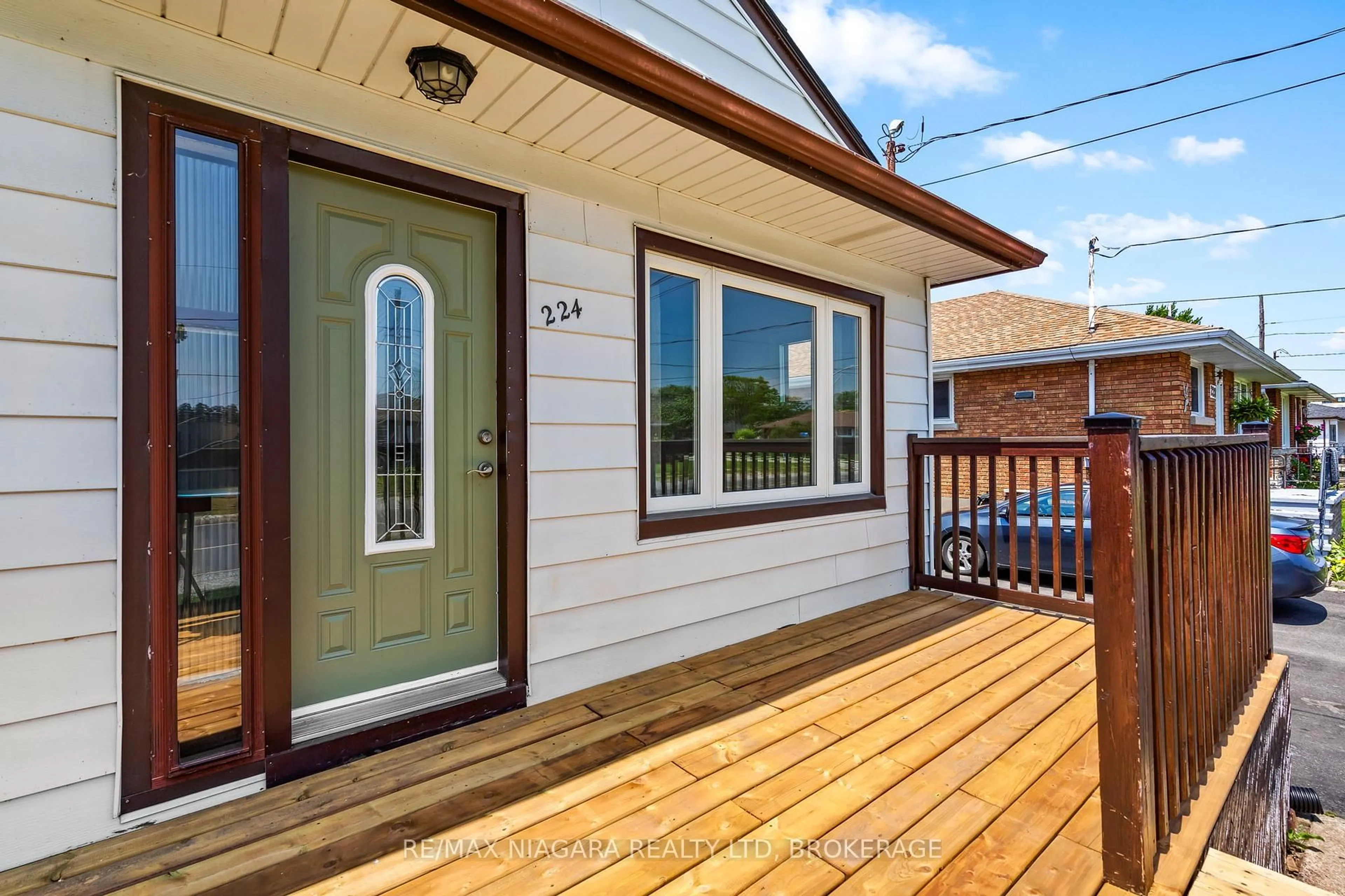 Home with vinyl exterior material, street for 224 Clarke St, Port Colborne Ontario L3K 2G4