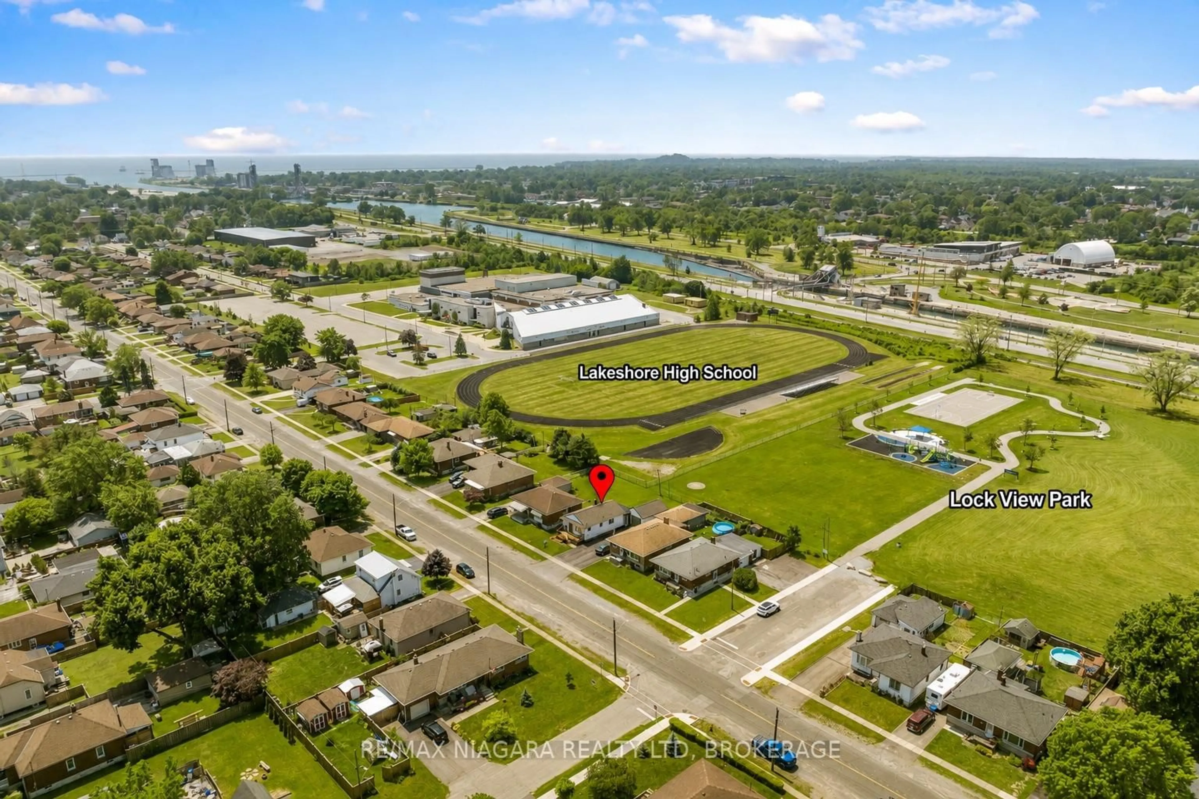 A pic from outside/outdoor area/front of a property/back of a property/a pic from drone, unknown for 224 Clarke St, Port Colborne Ontario L3K 2G4