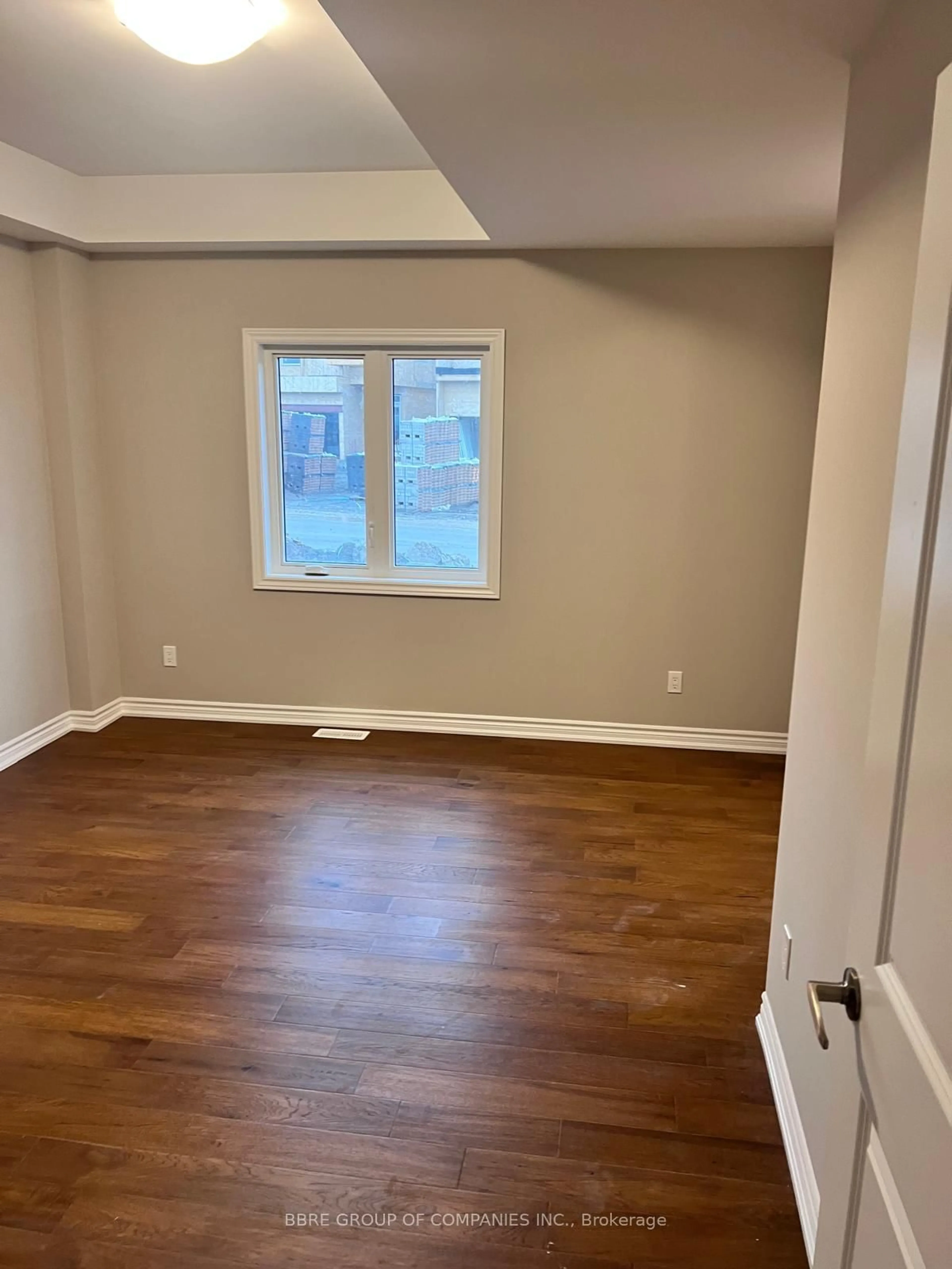A pic of a room for 11 Hildred St, Welland Ontario L3B 0K1