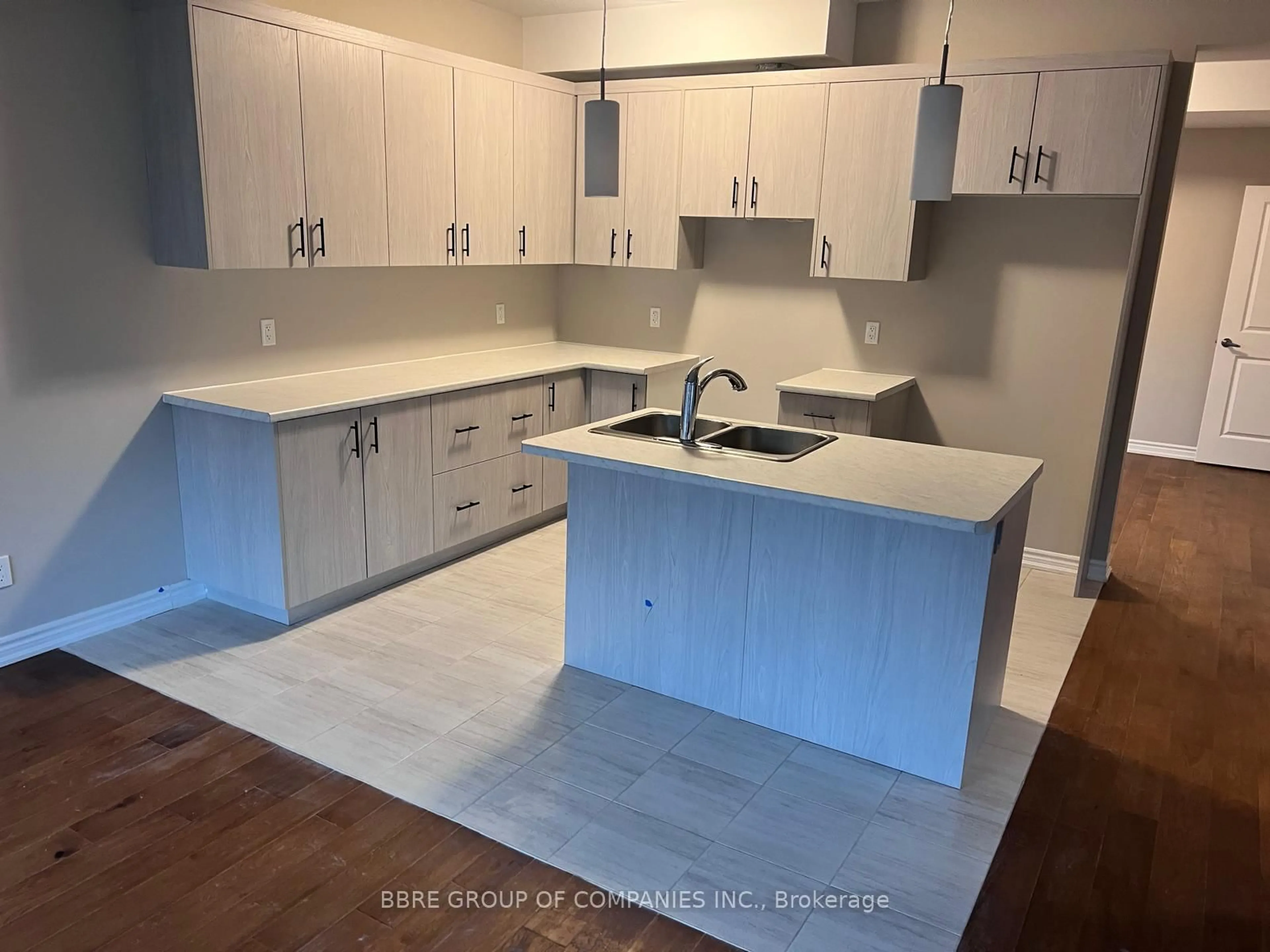 Open concept kitchen, unknown for 11 Hildred St, Welland Ontario L3B 0K1
