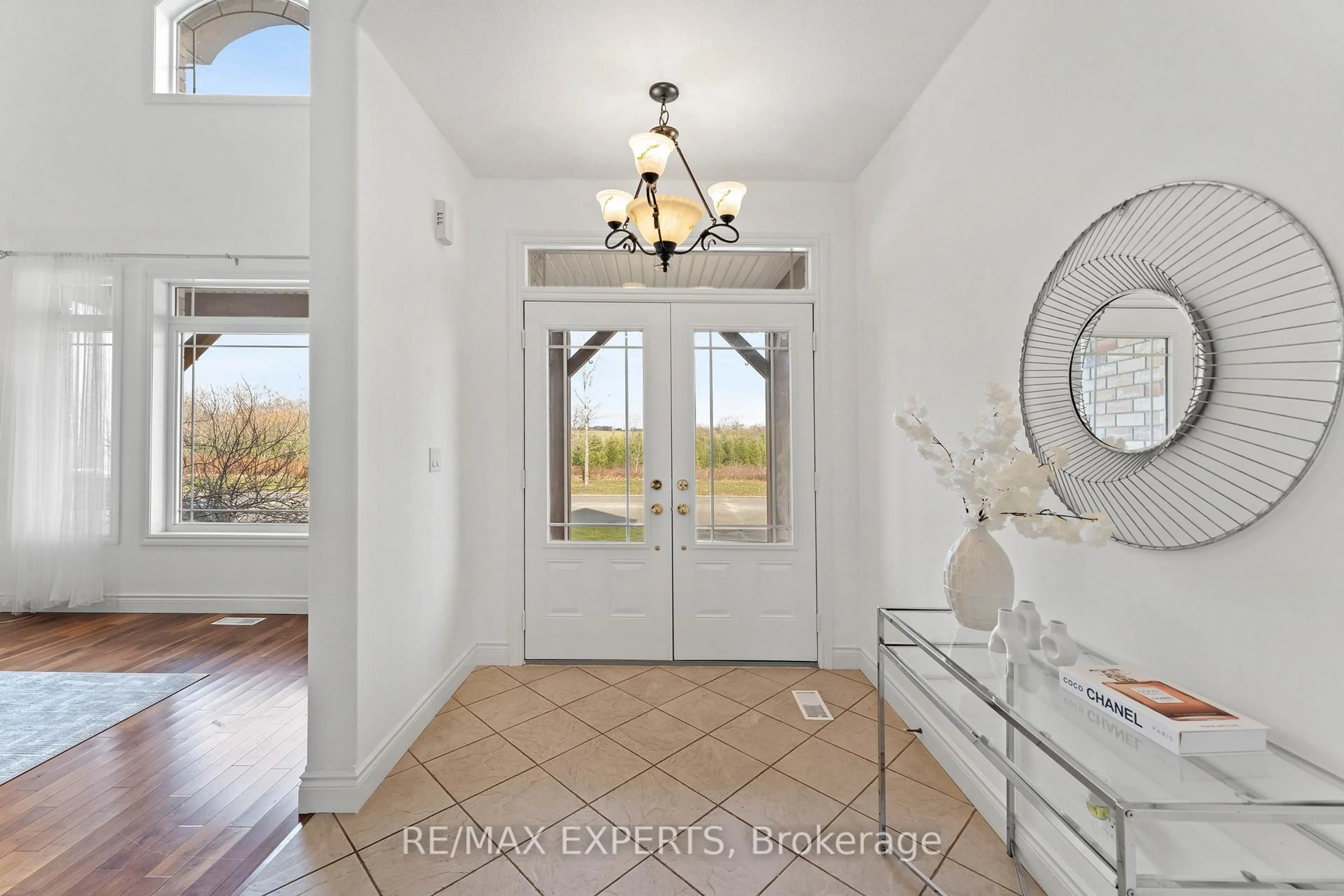 Indoor entryway for 66 Schweitzer Cres, Wellesley Ontario N0B 2T0