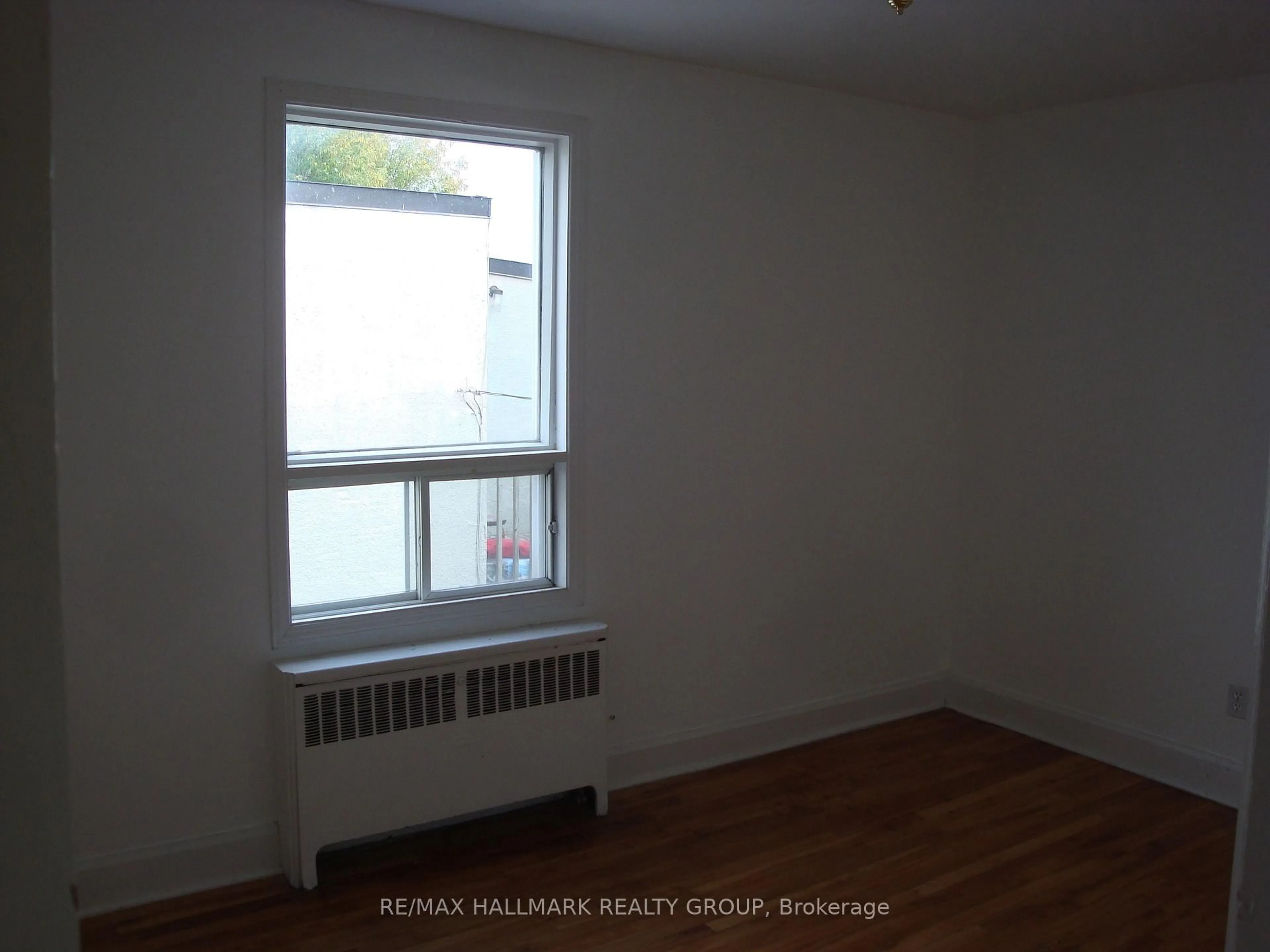 A pic of a room for 142 Ste Cecile St, Ottawa Ontario K1L 5L3