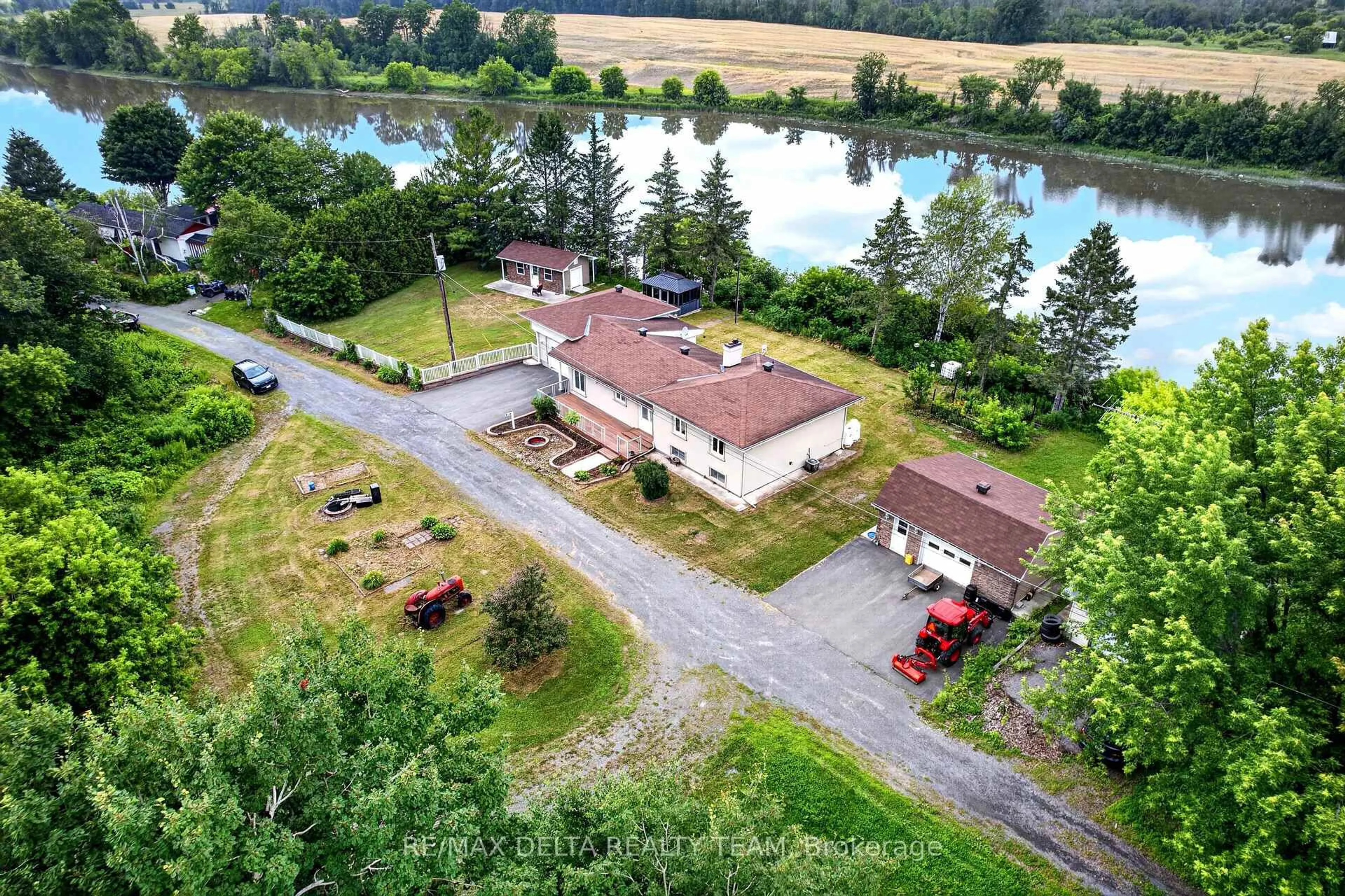 A pic from outside/outdoor area/front of a property/back of a property/a pic from drone, water/lake/river/ocean view for 1821 Ch Bercier Rd, Alfred and Plantagenet Ontario K0B 1L0