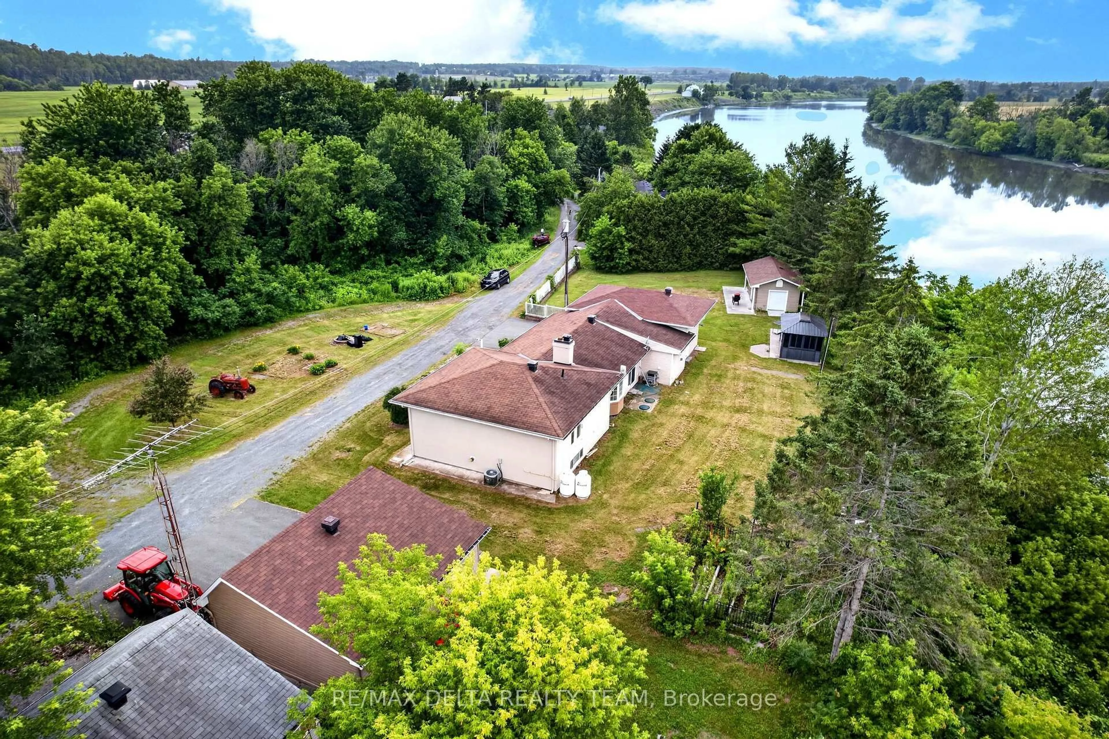 A pic from outside/outdoor area/front of a property/back of a property/a pic from drone, water/lake/river/ocean view for 1821 Ch Bercier Rd, Alfred and Plantagenet Ontario K0B 1L0