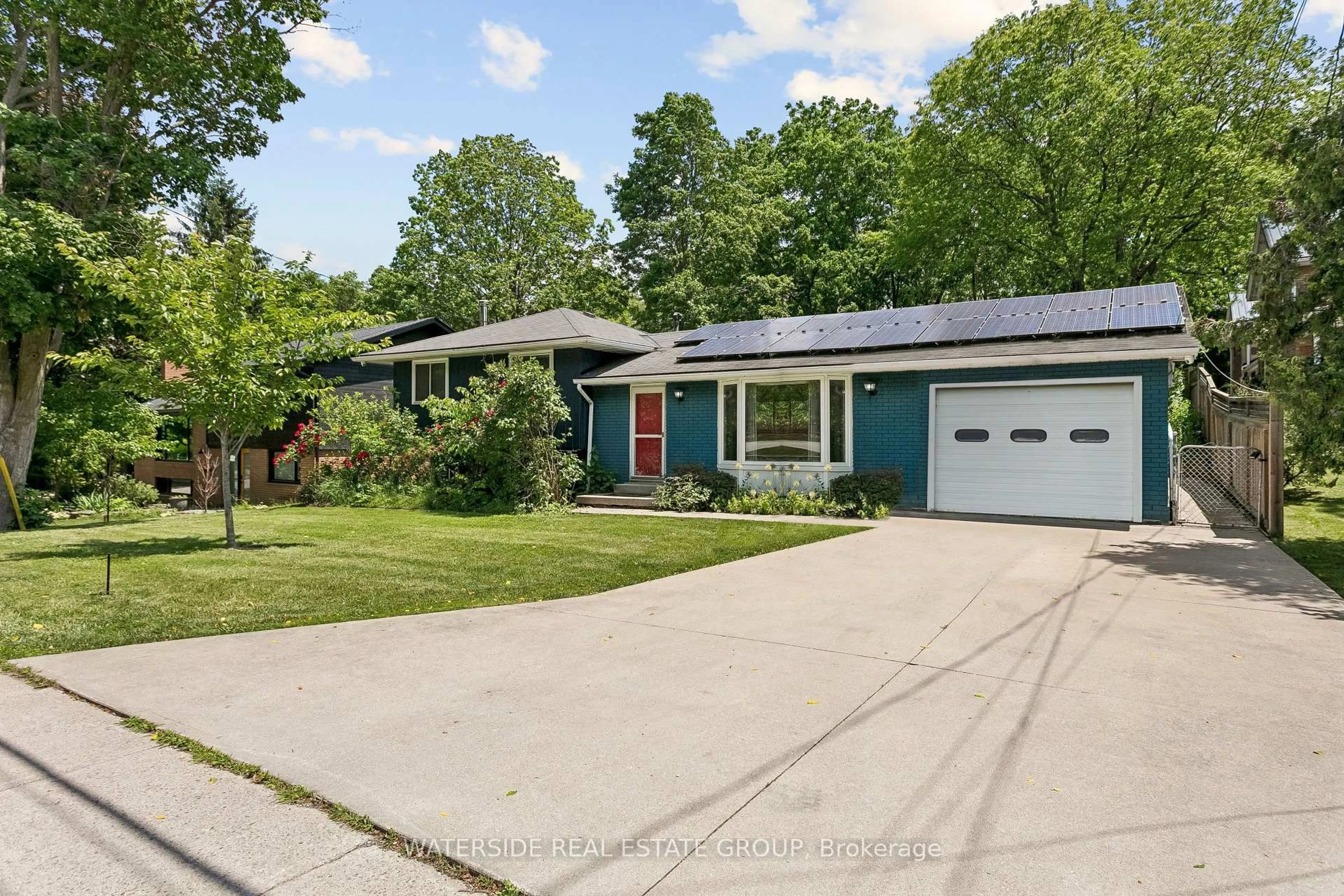 A pic from outside/outdoor area/front of a property/back of a property/a pic from drone, street for 77A Creighton Rd, Hamilton Ontario L9H 3B7
