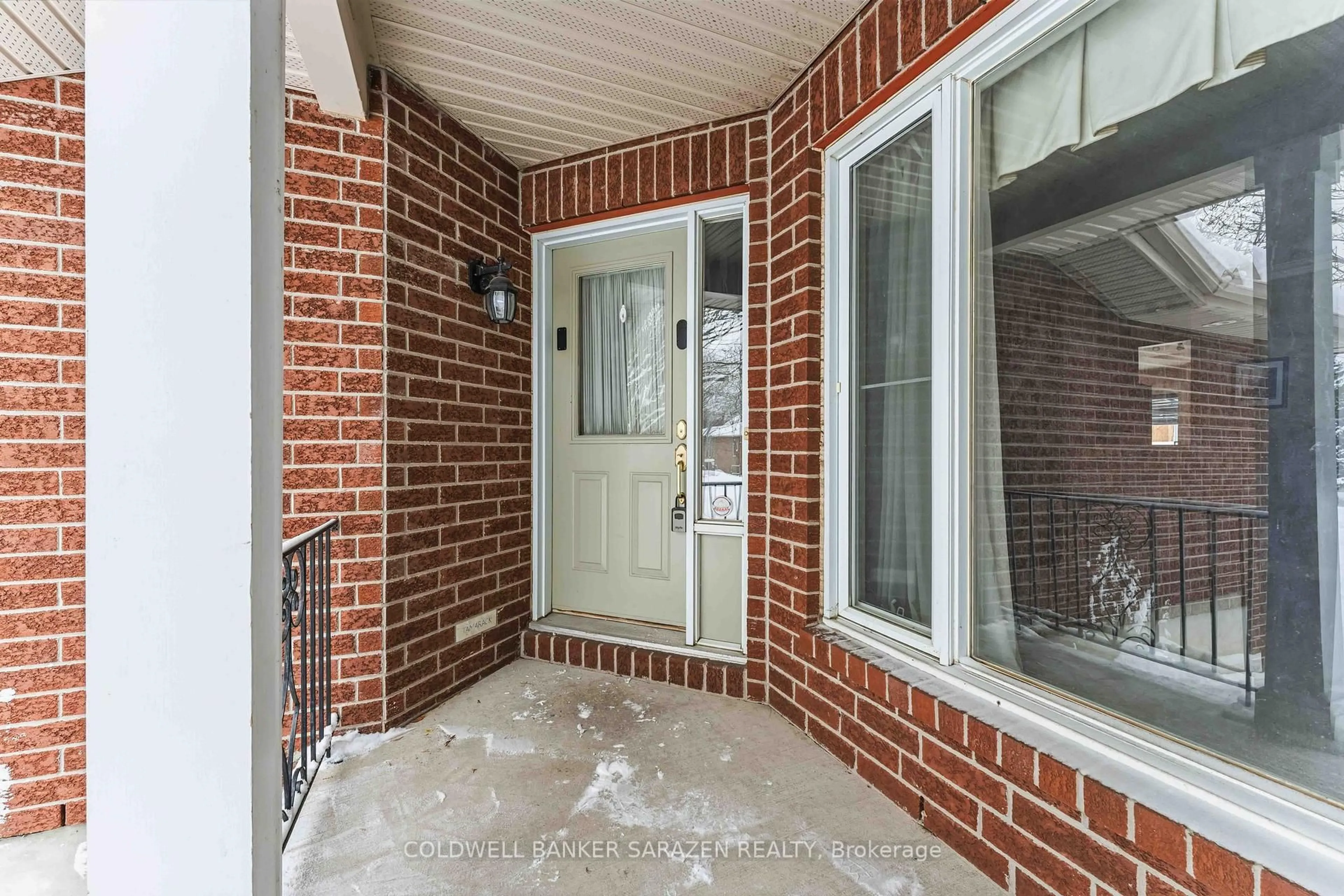 Indoor entryway for 81 Kimberwick Cres, Ottawa Ontario K1V 0W7