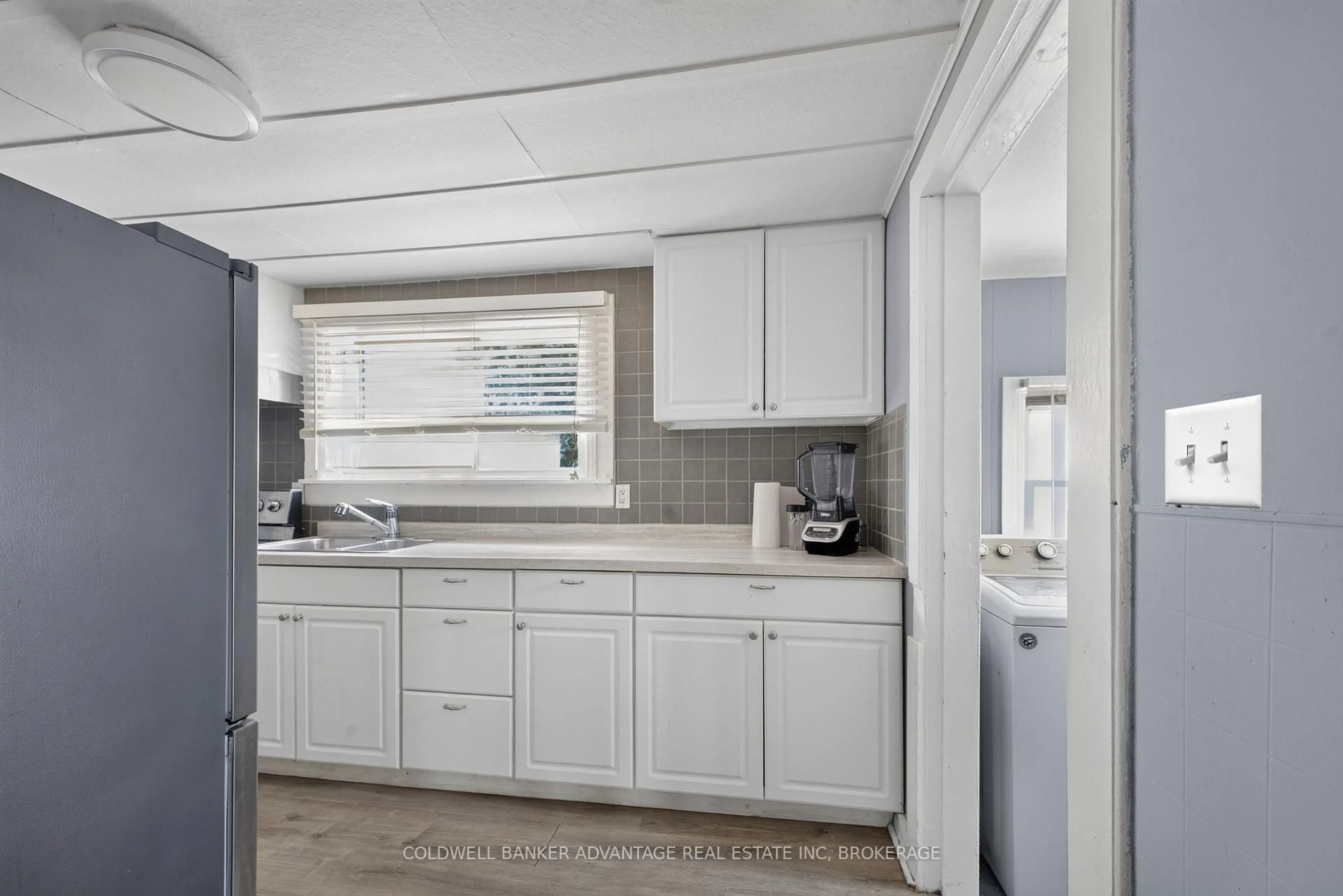 Standard kitchen, unknown for 69 DOLPHIN St, Port Colborne Ontario L3K 2J4