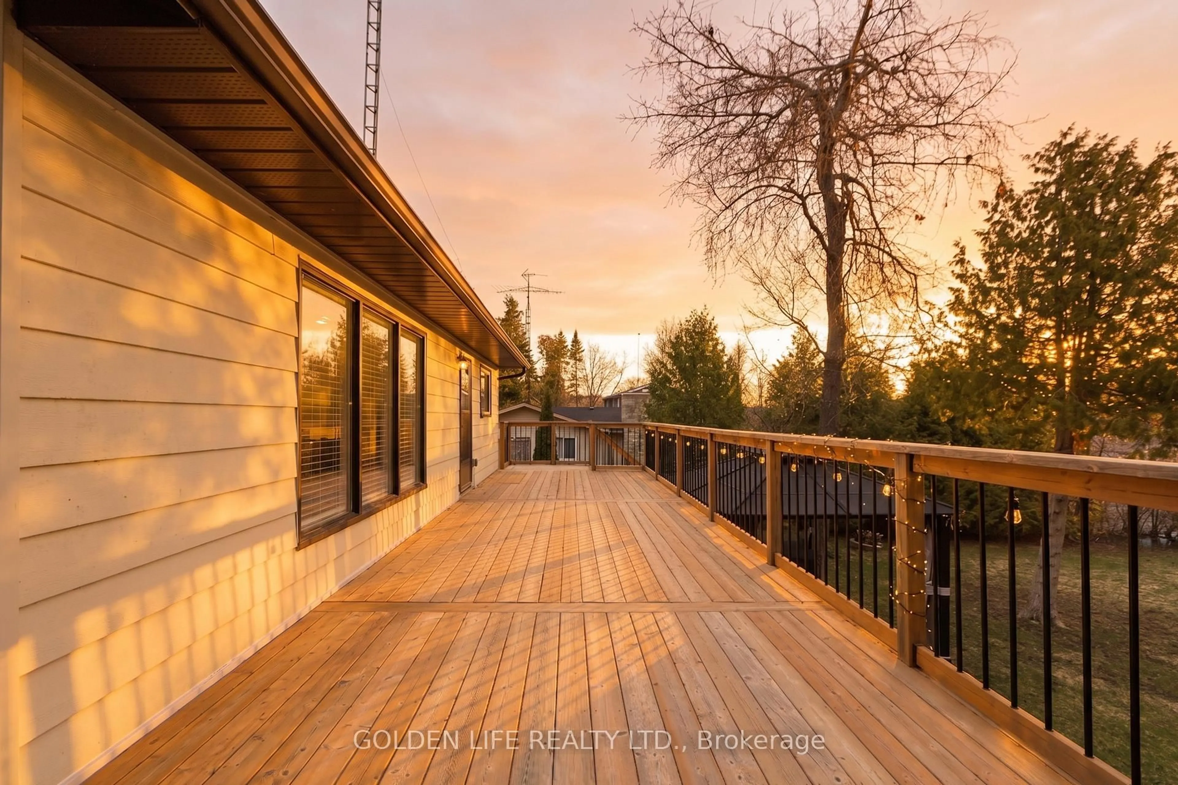 Patio, unknown for 24 LAWRENCE St, Kawartha Lakes Ontario K0L 2W0