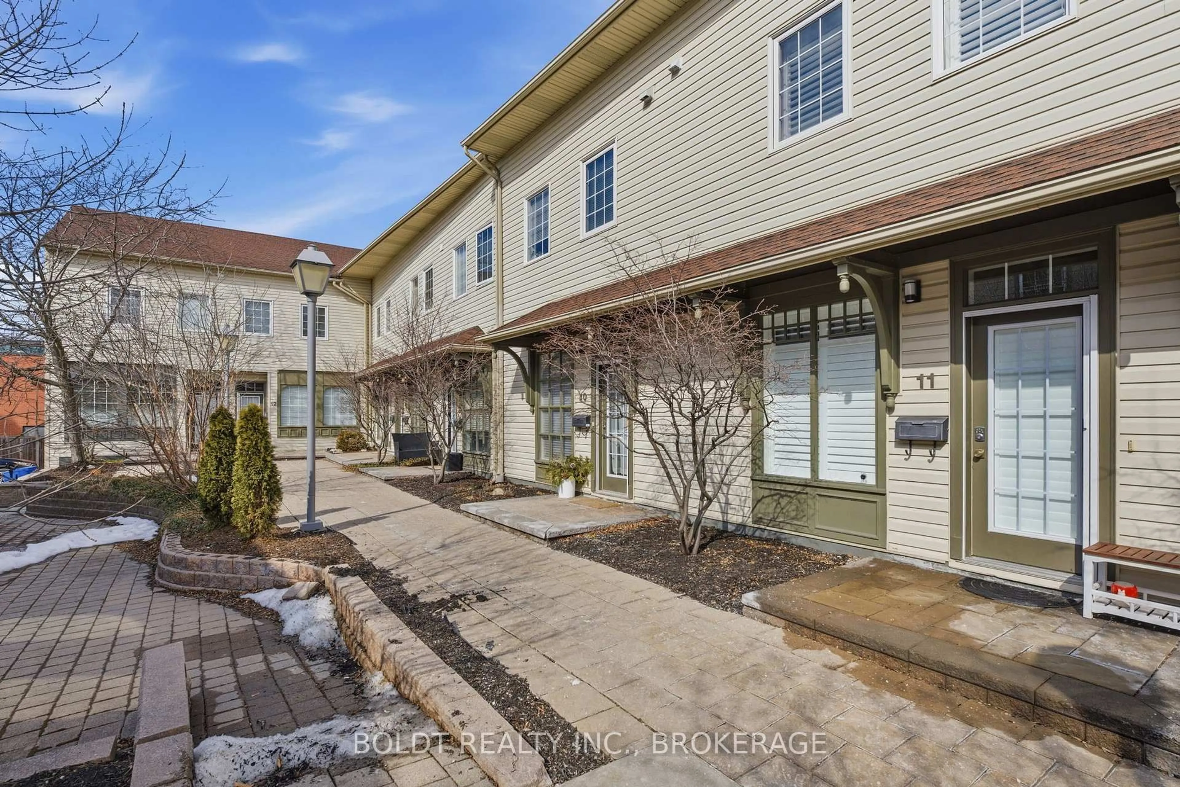 Unknown for 49 ONTARIO St #8, Grimsby Ontario L3M 3H2