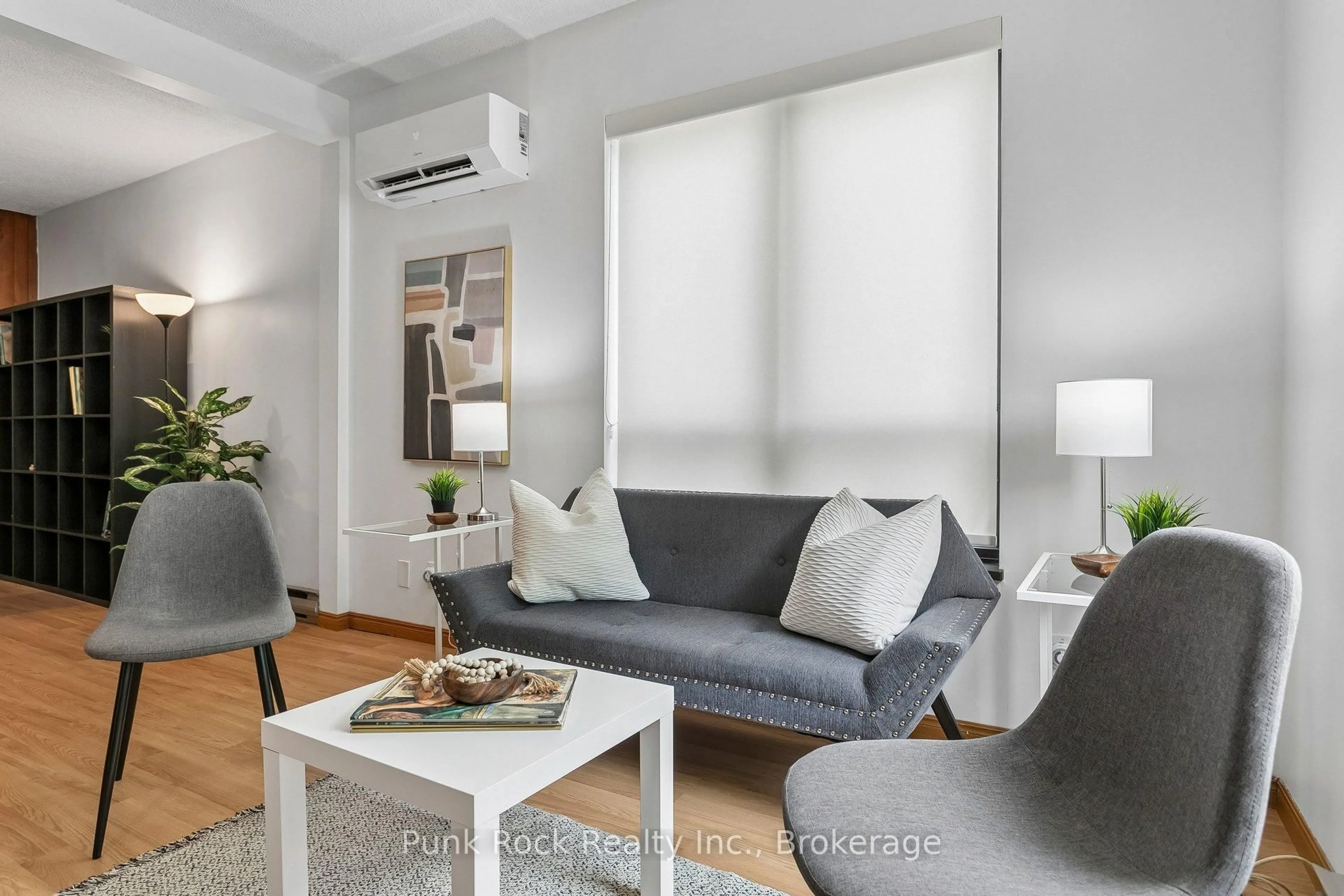 Living room with furniture, unknown for 18 Lochearne St, Hamilton Ontario L8R 1V8