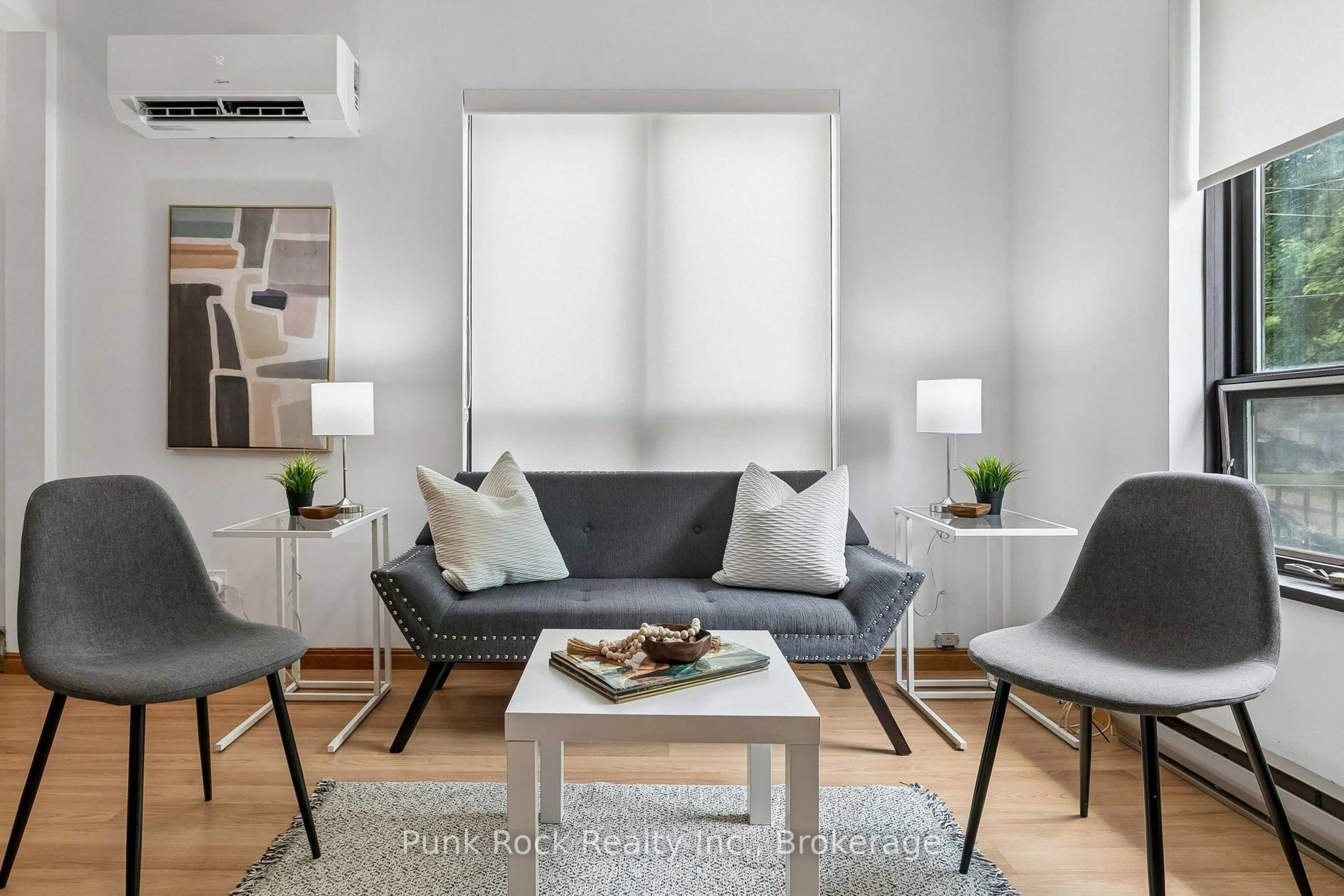 Living room with furniture, unknown for 18 Lochearne St, Hamilton Ontario L8R 1V8