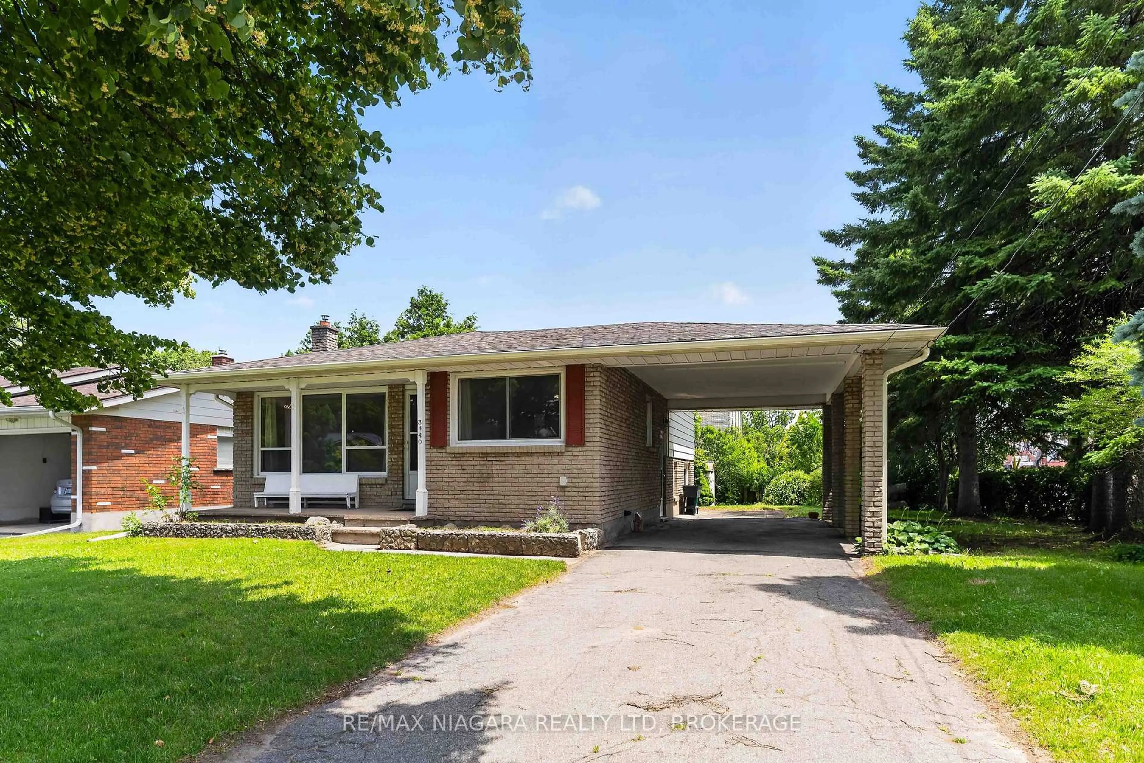 Home with brick exterior material, street for 3440 St. Patrick Ave, Niagara Falls Ontario L2J 2N5