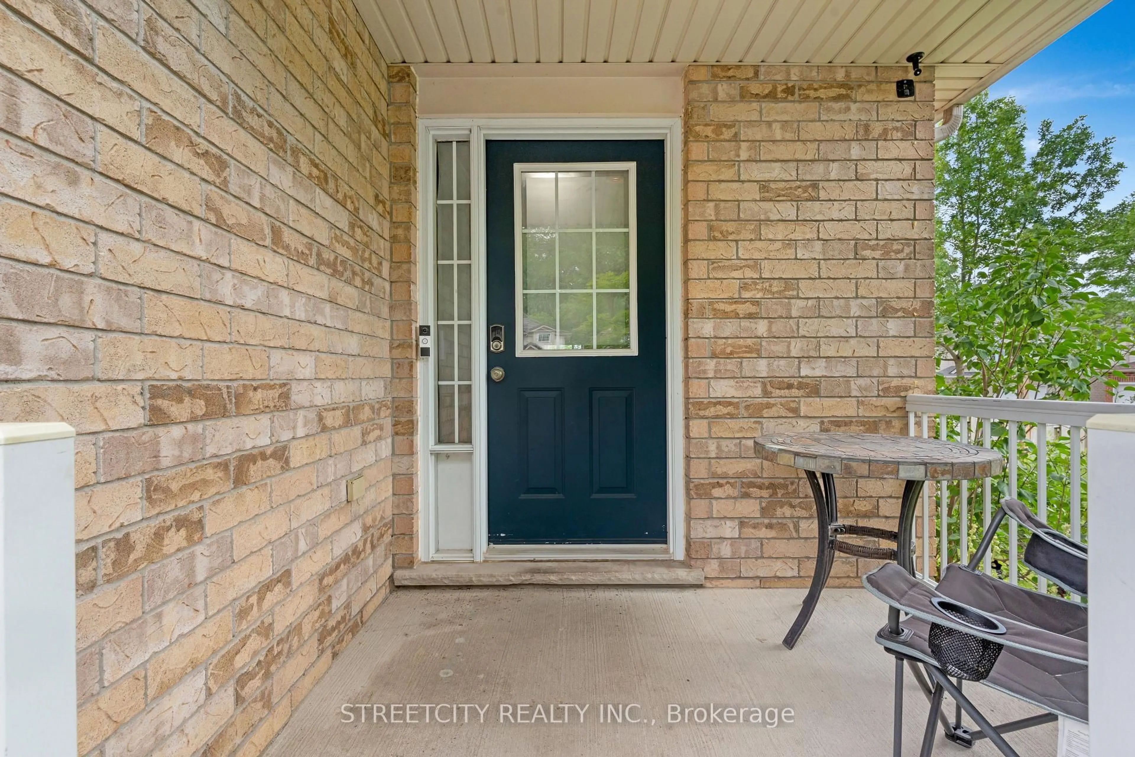 Indoor entryway for 302 Oprington Pl, Kitchener Ontario N2N 3P3