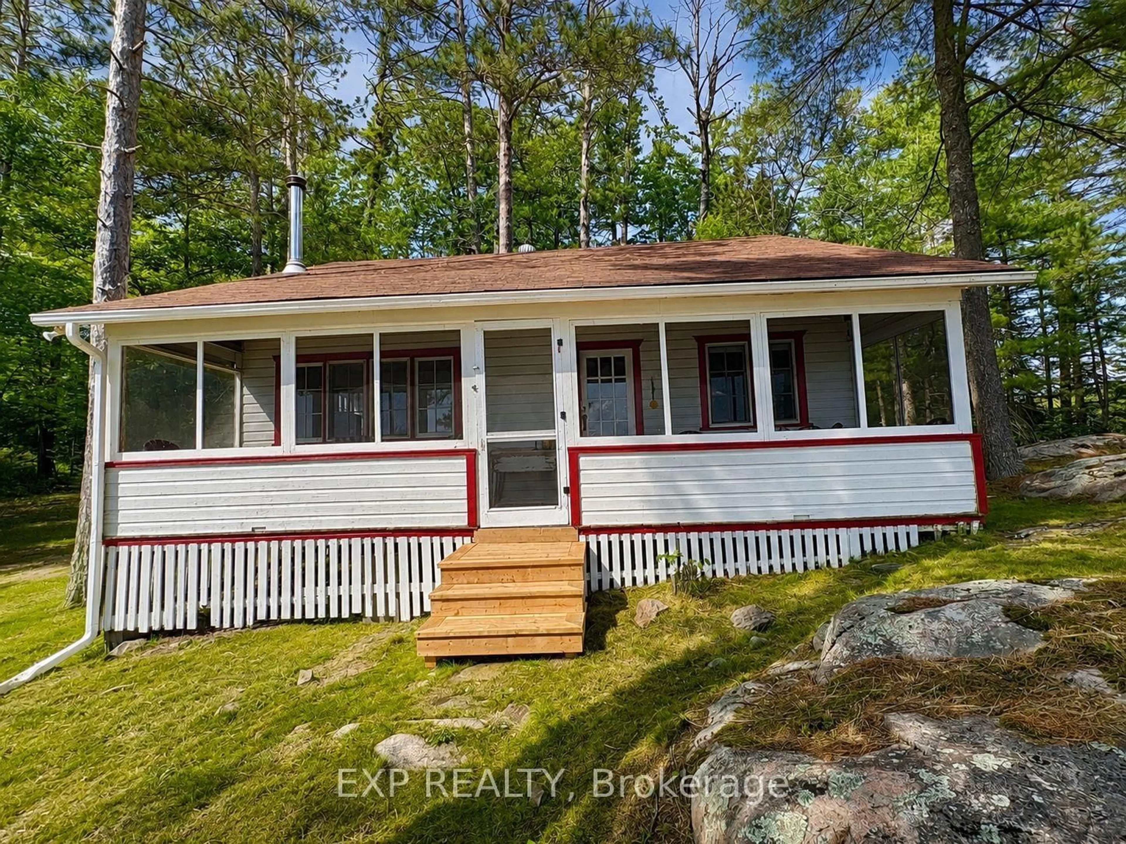 A pic from outside/outdoor area/front of a property/back of a property/a pic from drone, unknown for 7594 Severn River Shore, Georgian Bay Ontario L0K 1E0