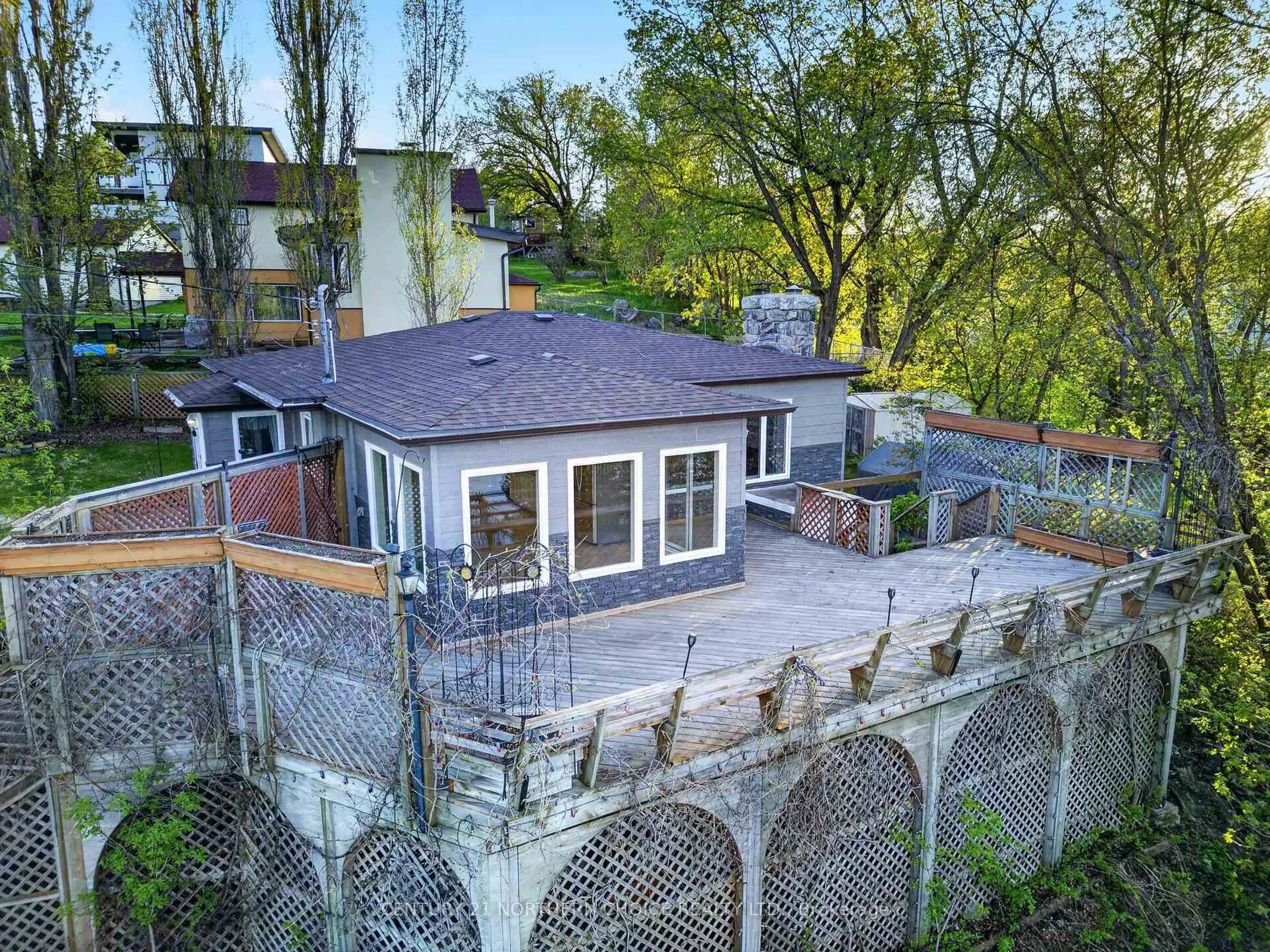 A pic from outside/outdoor area/front of a property/back of a property/a pic from drone, city buildings view from balcony for 8 Minnesota Street, Kenora Ontario P9N 3P2