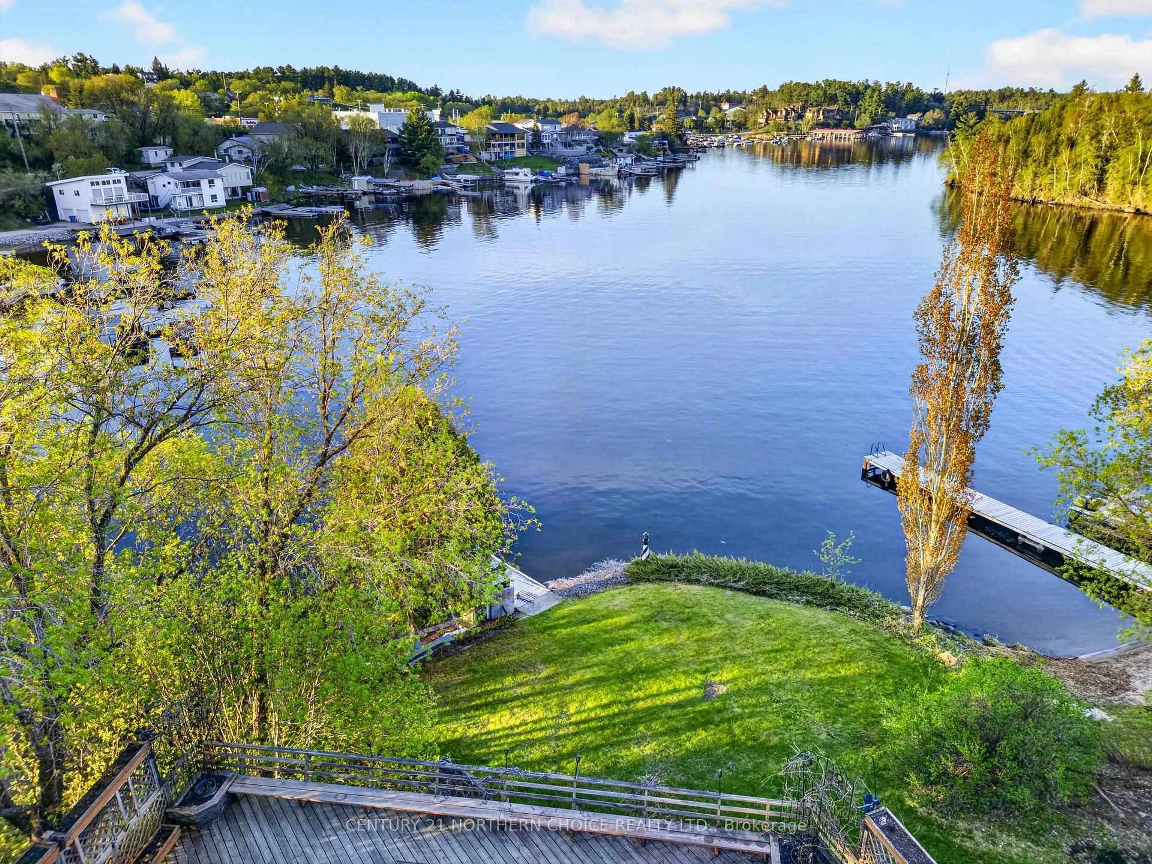 A pic from outside/outdoor area/front of a property/back of a property/a pic from drone, water/lake/river/ocean view for 8 Minnesota Street, Kenora Ontario P9N 3P2