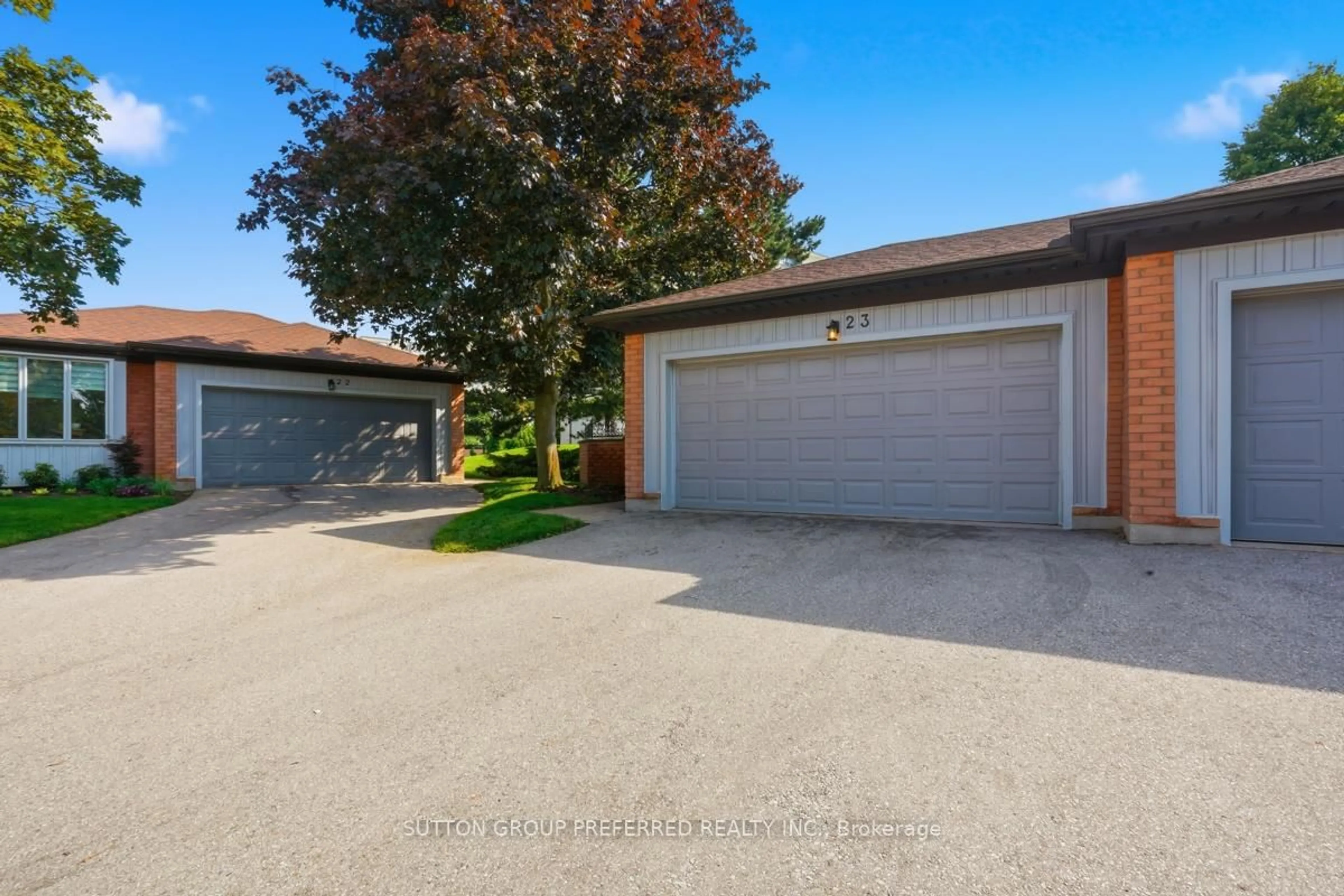 A pic from outside/outdoor area/front of a property/back of a property/a pic from drone, street for 65 Fiddlers Green Rd #23, London North Ontario N6H 4V5