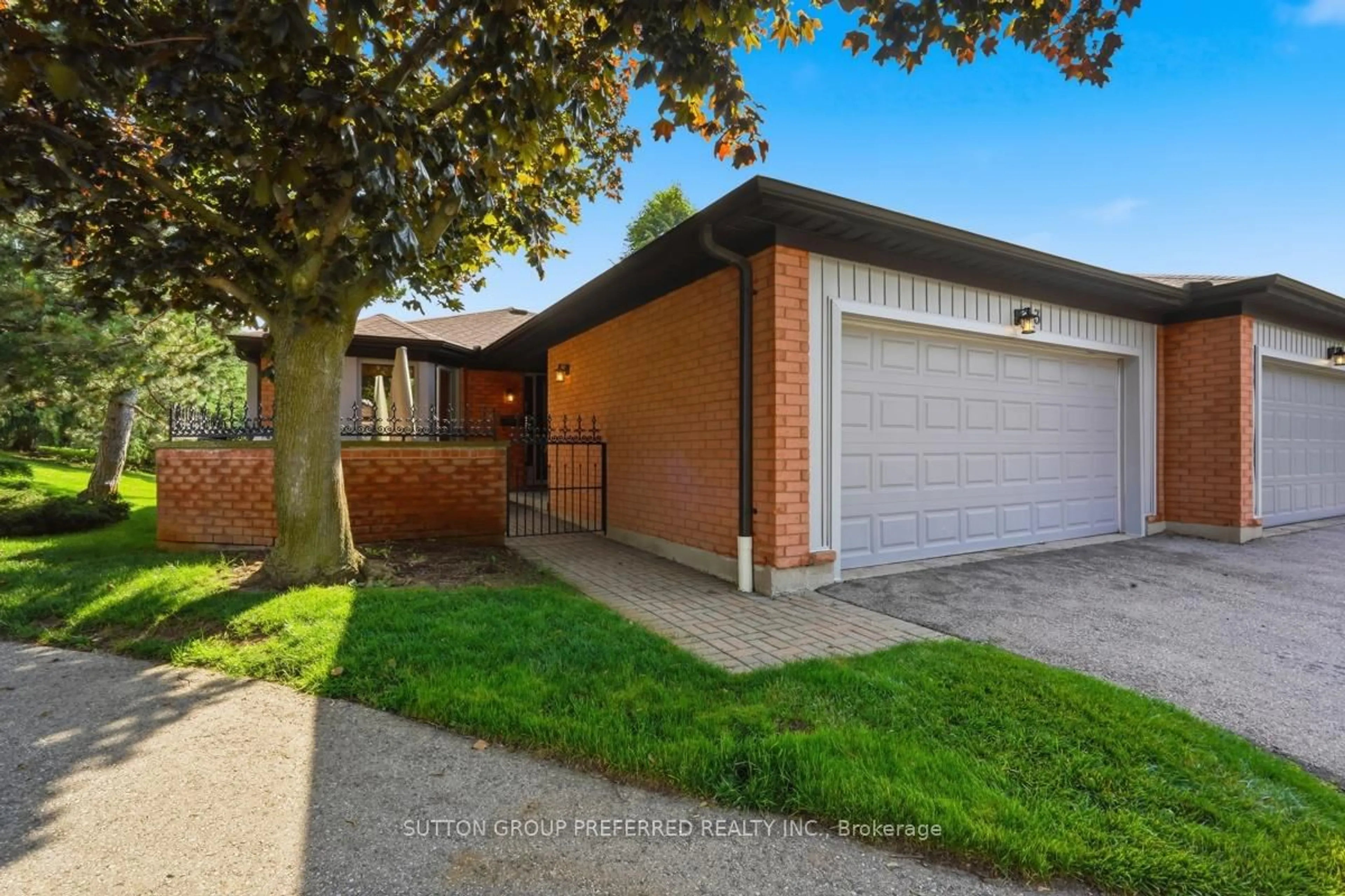 Home with brick exterior material, street for 65 Fiddlers Green Rd #23, London North Ontario N6H 4V5