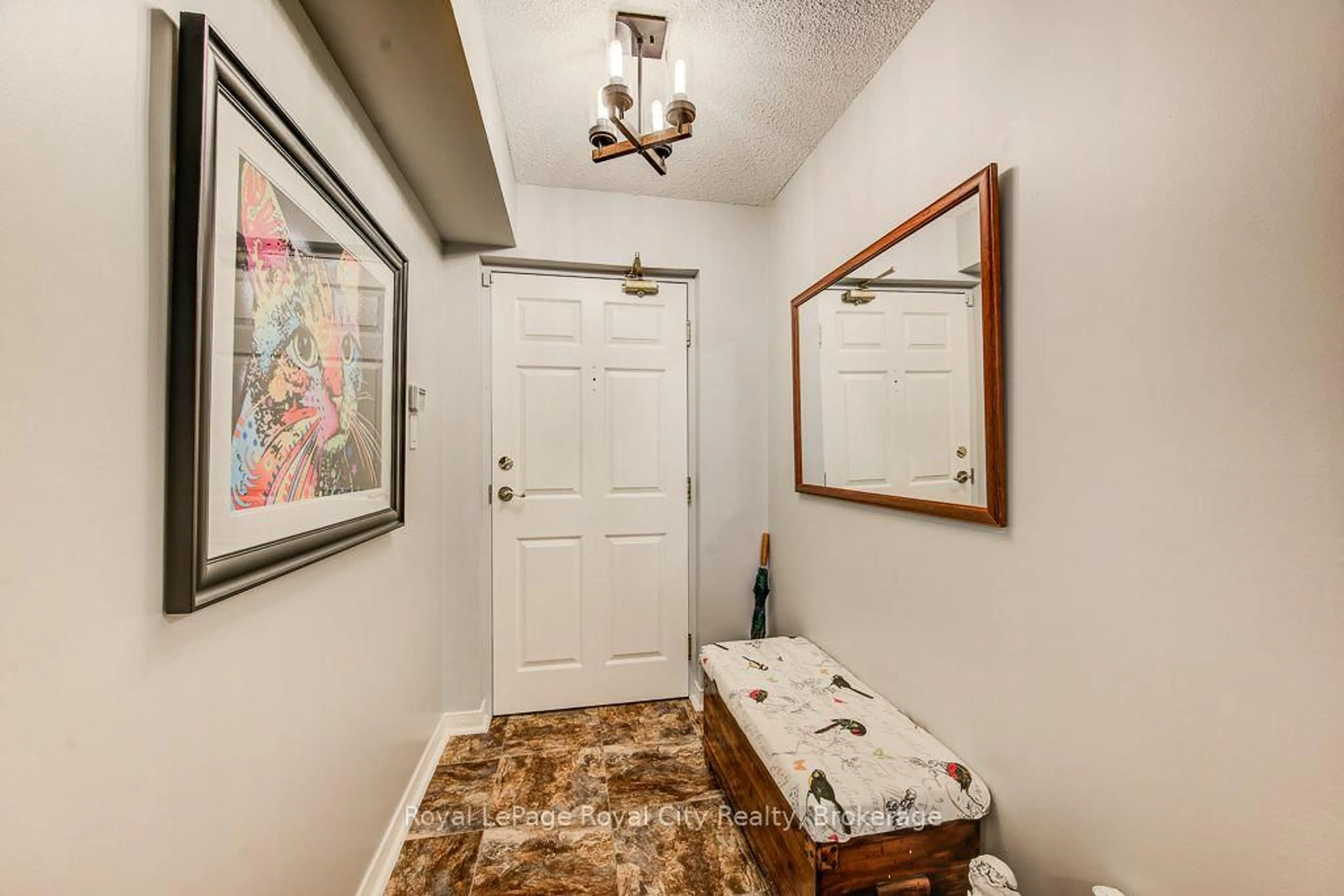 Indoor entryway for 281 Bristol St #204, Guelph Ontario N1H 8J3