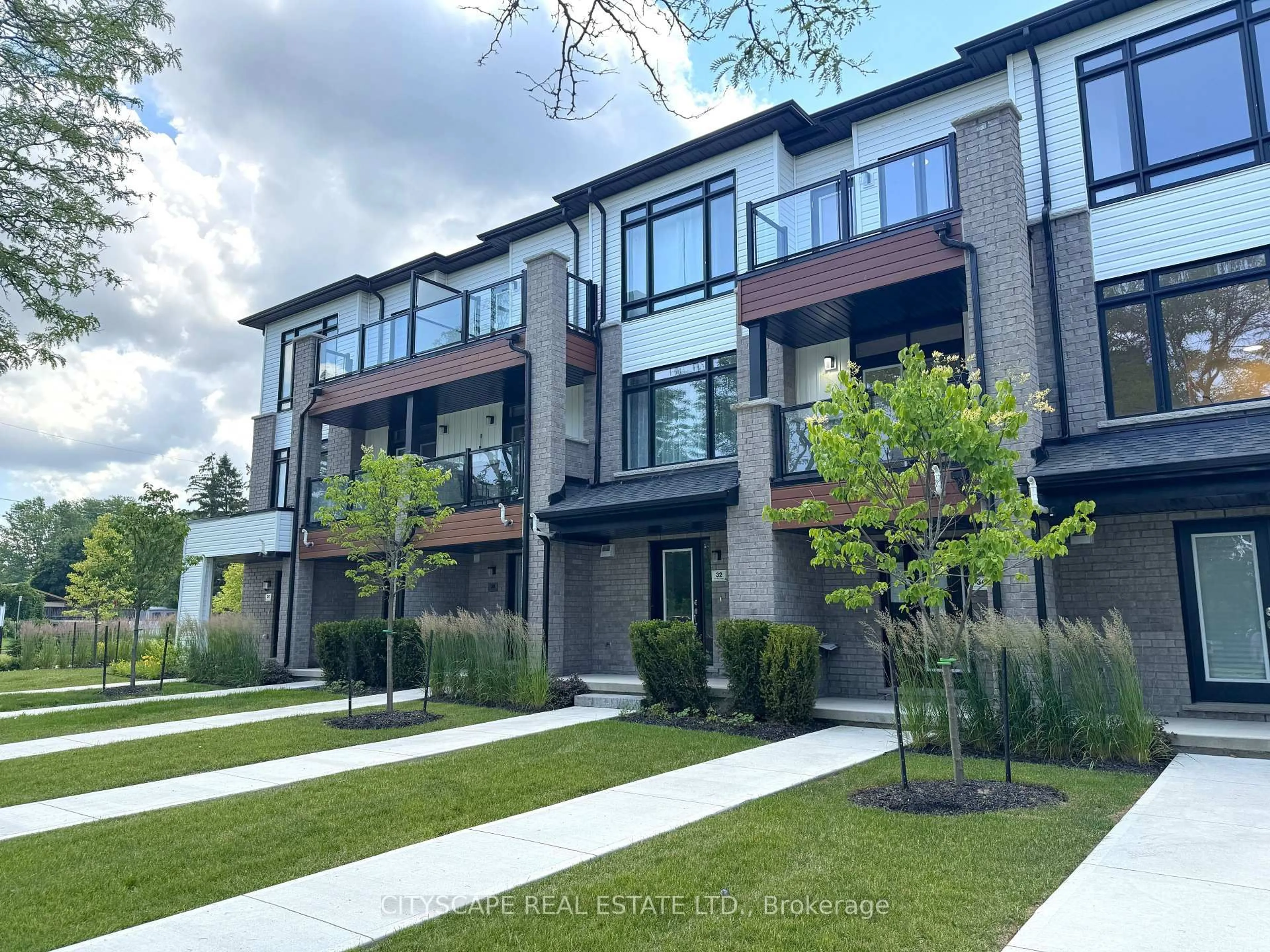 Unknown for 34 Sidney Rose Common, St. Catharines Ontario L2T 0B3