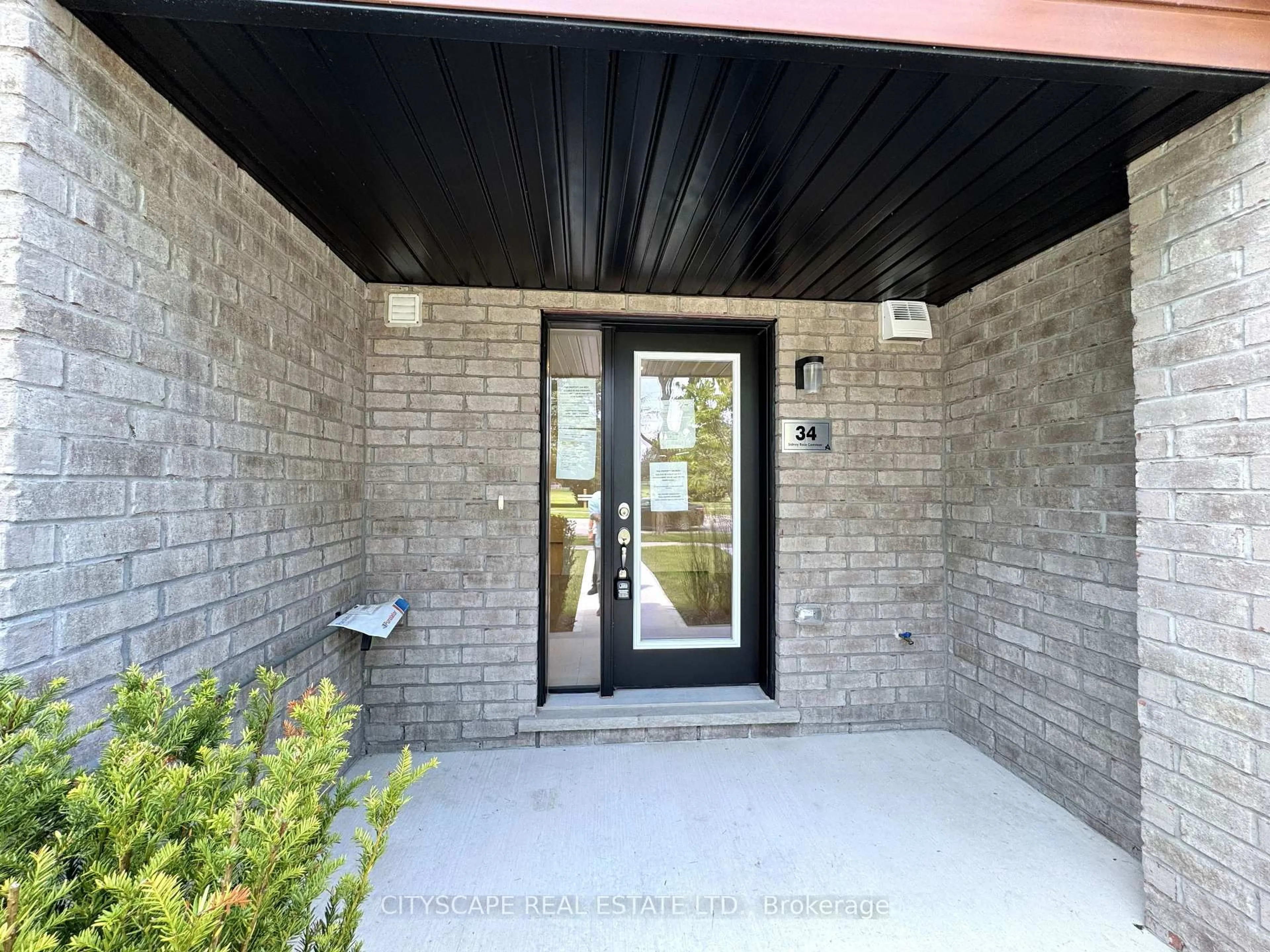 Indoor entryway for 34 Sidney Rose Common, St. Catharines Ontario L2T 0B3