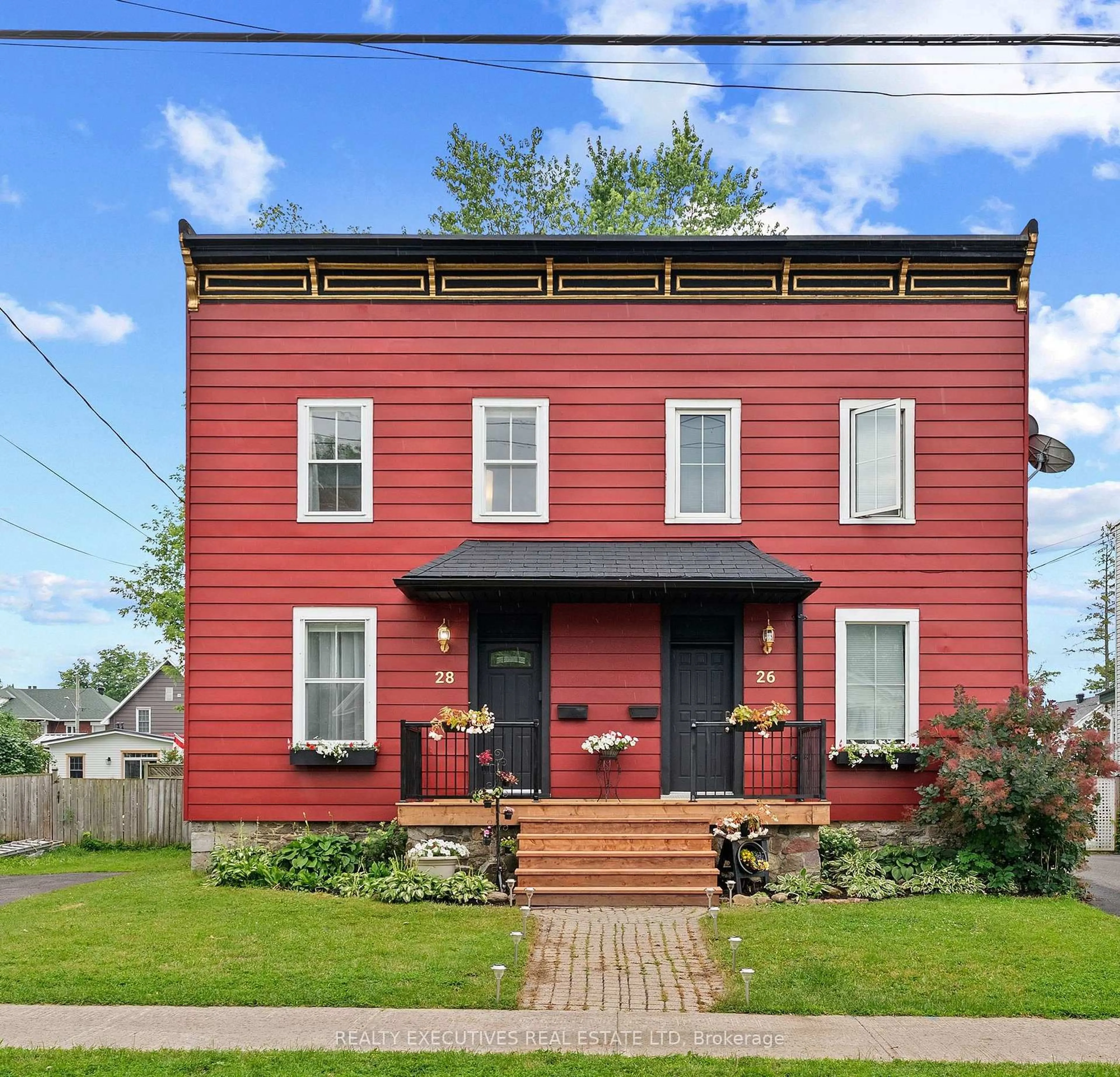 Home with brick exterior material, street for 28 5th St, Cornwall Ontario K6H 2L4