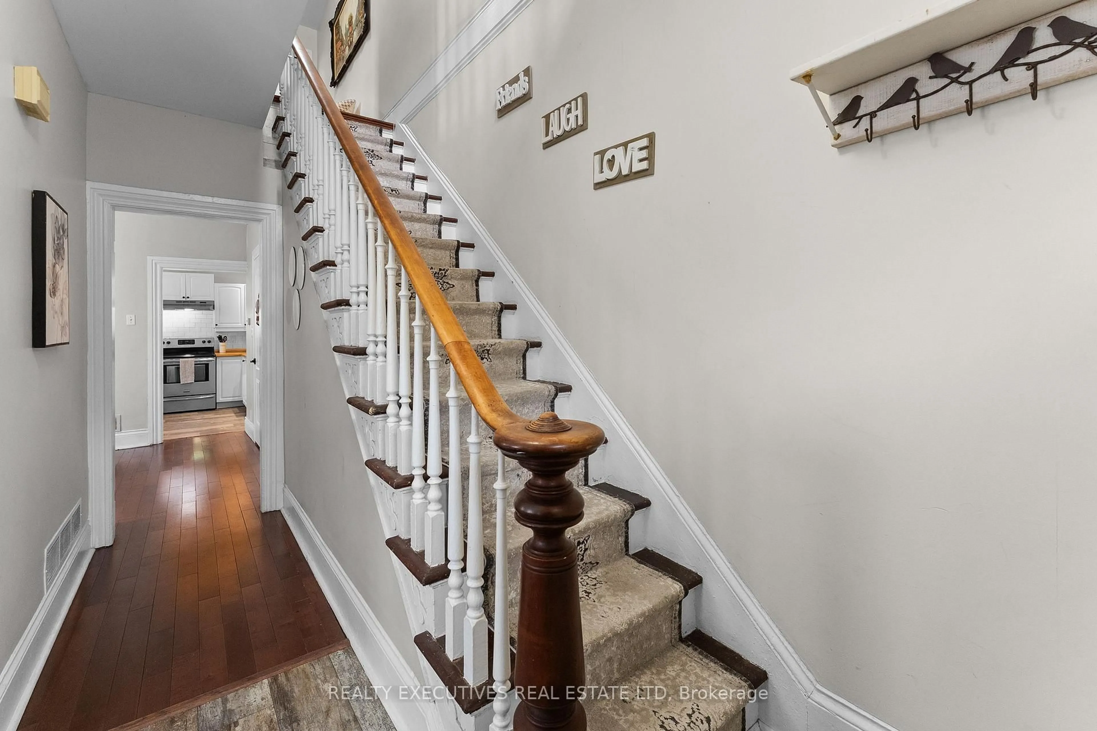 Stairs for 28 5th St, Cornwall Ontario K6H 2L4