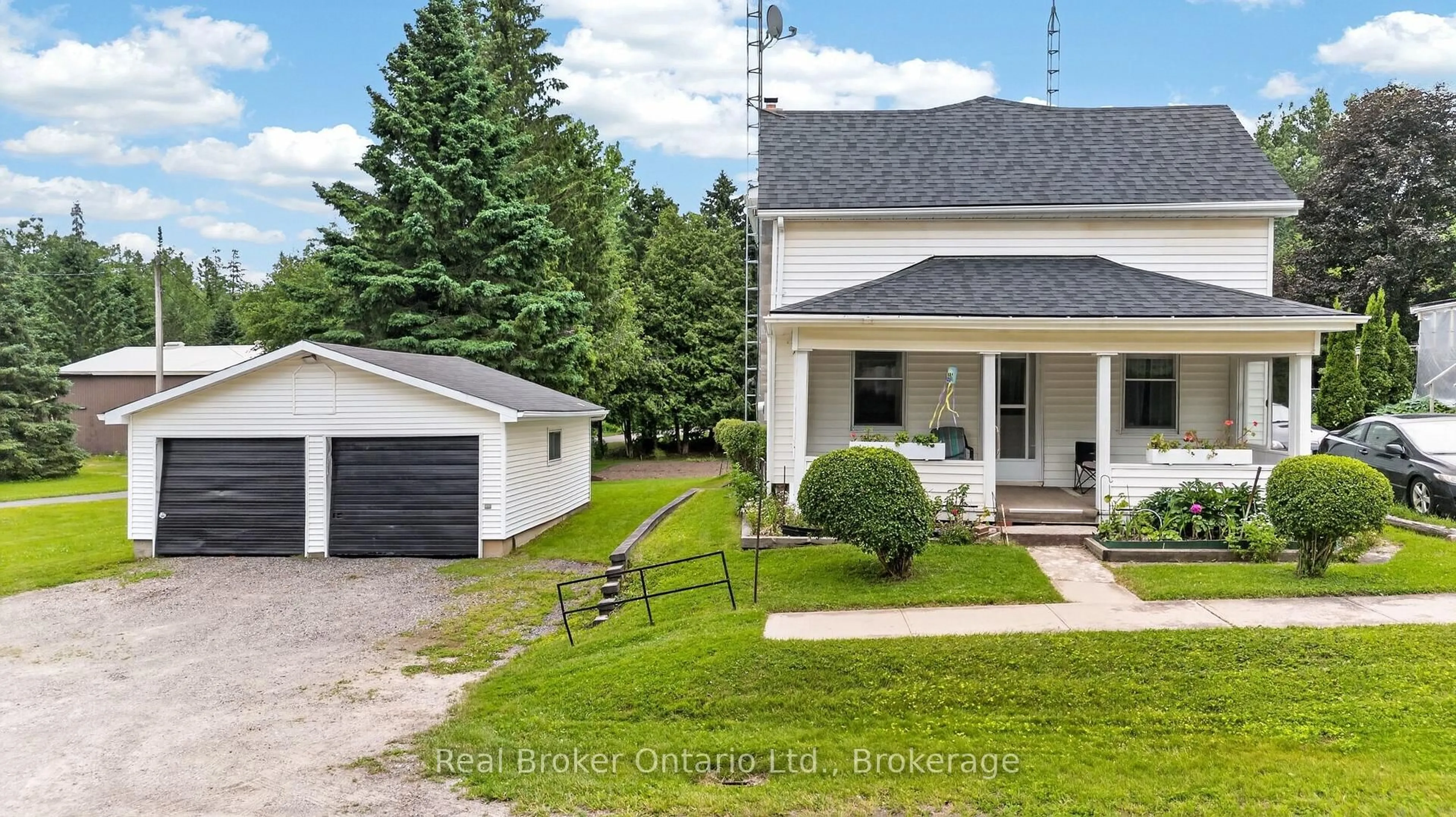 A pic from outside/outdoor area/front of a property/back of a property/a pic from drone, street for 9033 Erin Garafraxa Townline, Erin Ontario L0N 1N0