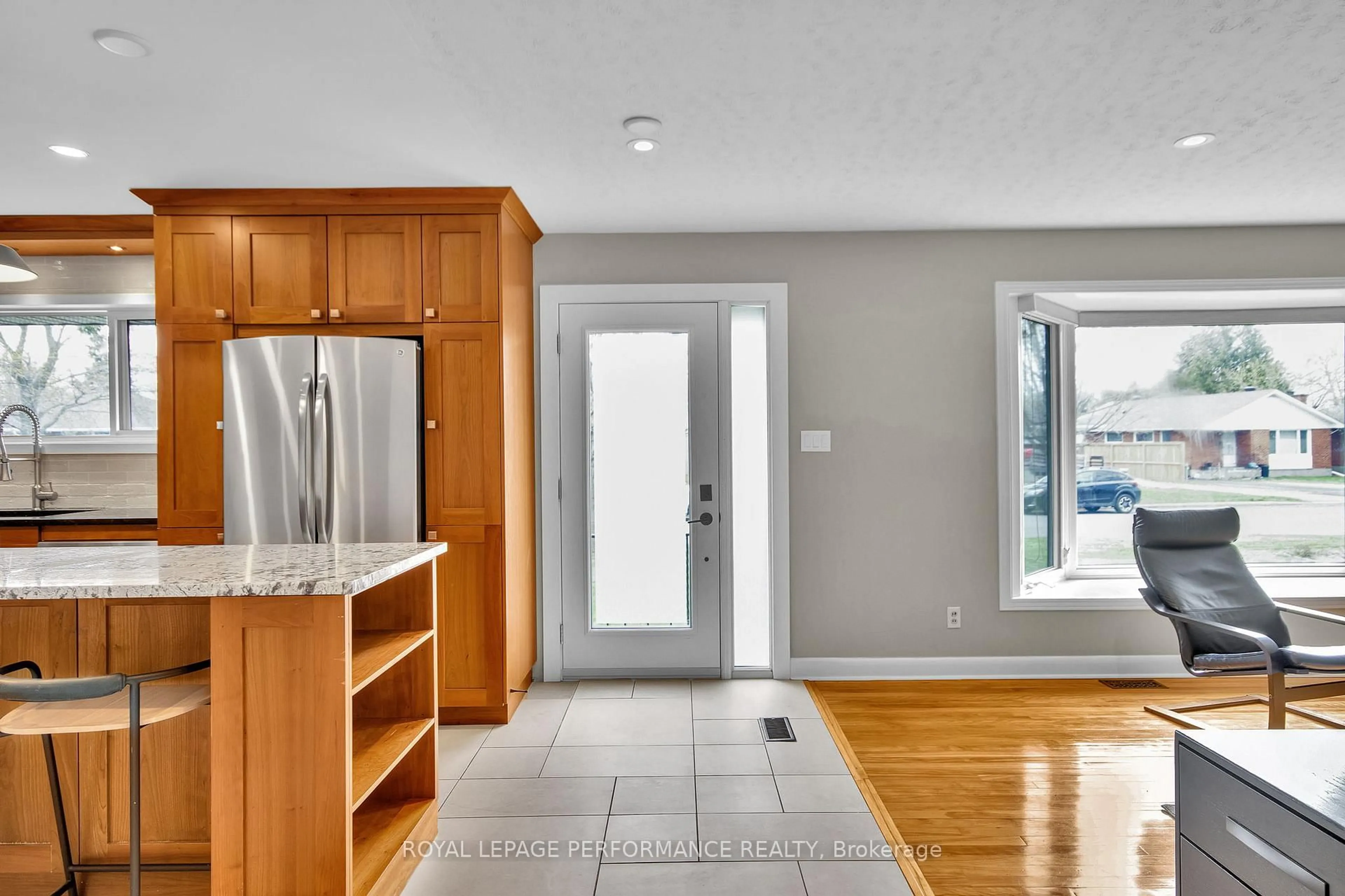 Open concept kitchen, unknown for 1321 Rustic Dr, Ottawa Ontario K2C 2Y3