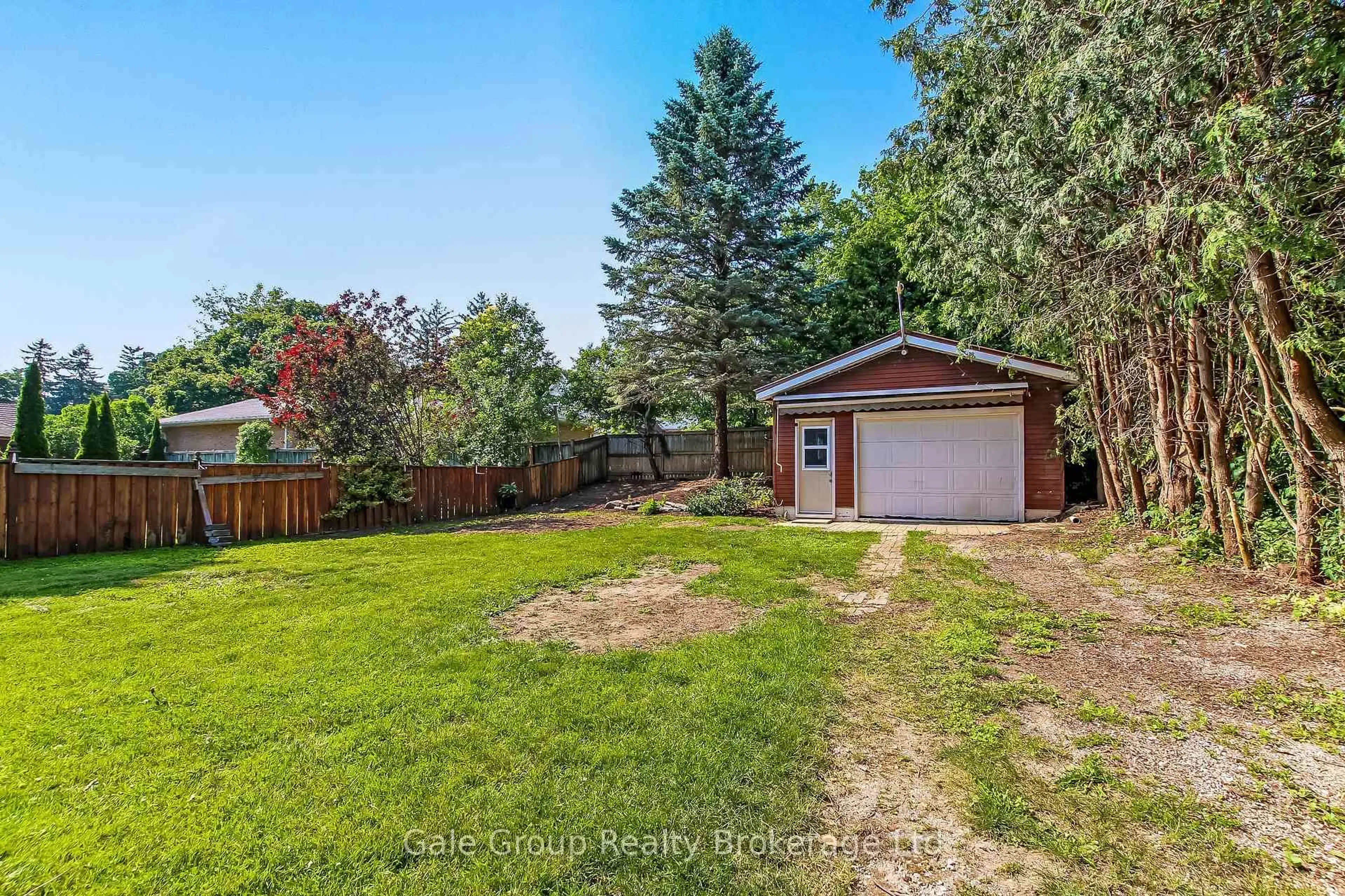Shed for 457 Brant St, Woodstock Ontario N4S 5J3