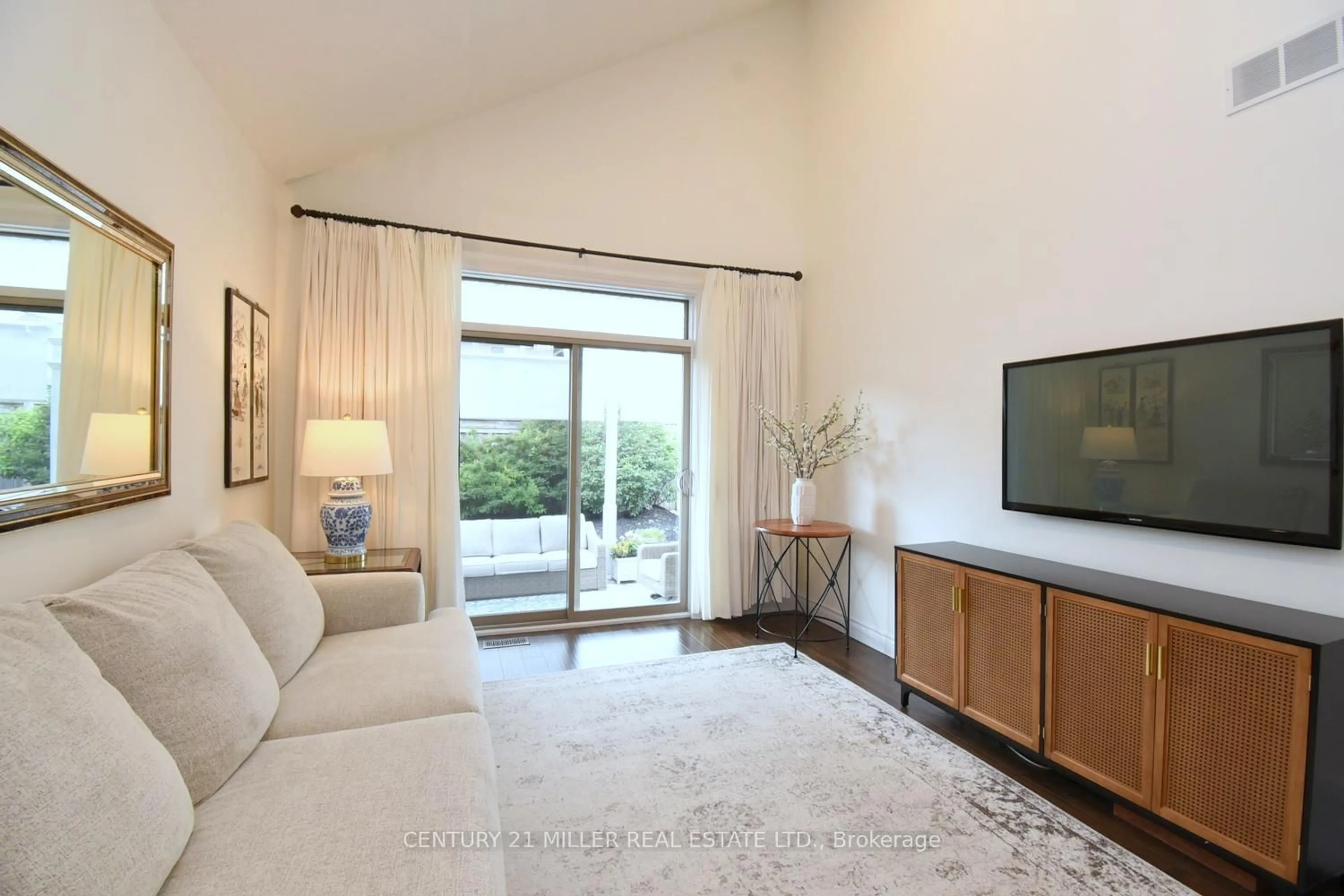 Living room with furniture, unknown for 78 Wilkes St, Brantford Ontario N3T 4J6