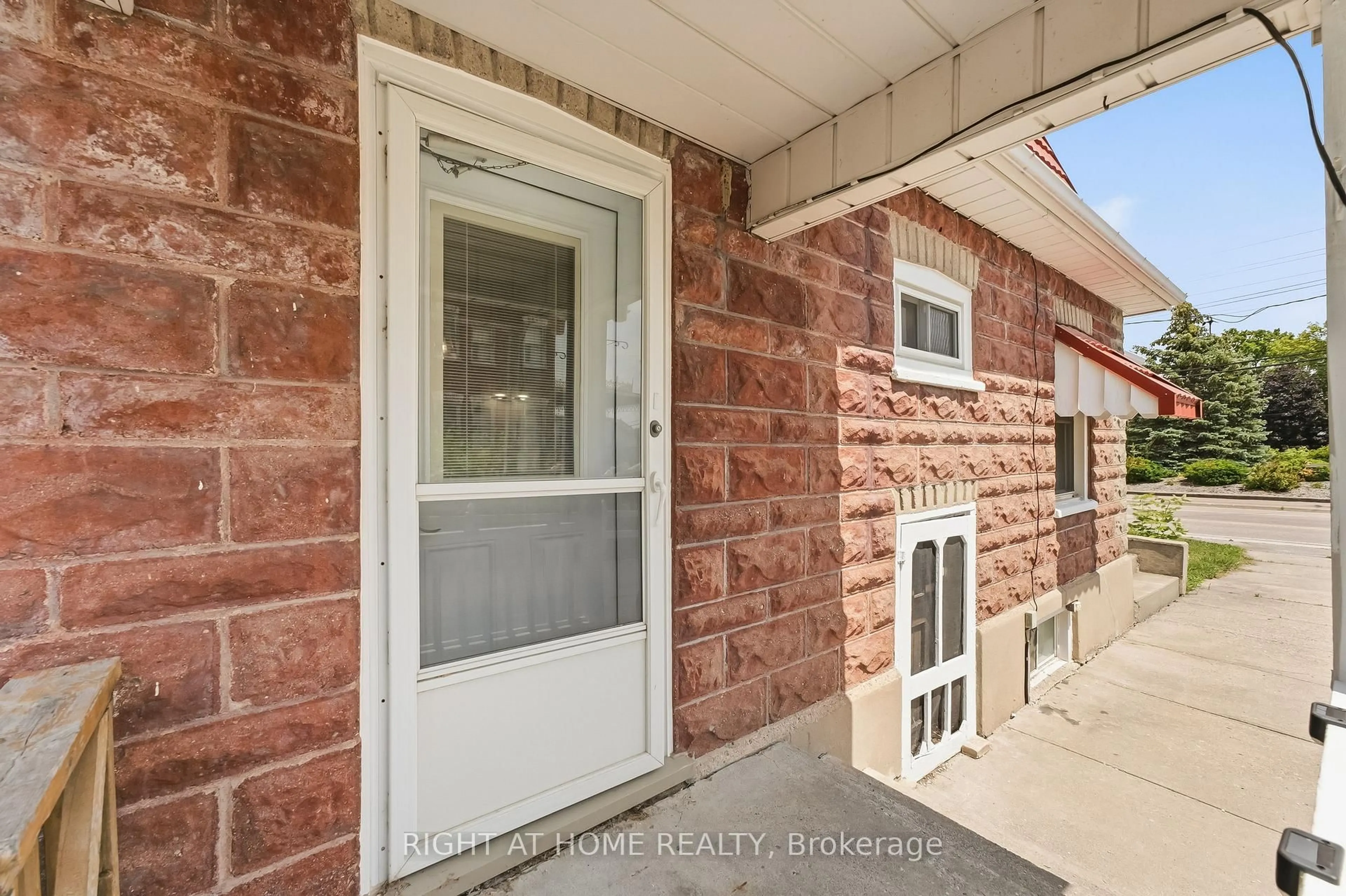 Indoor entryway for 9140 County Rd 45, Alnwick/Haldimand Ontario K0K 2X0