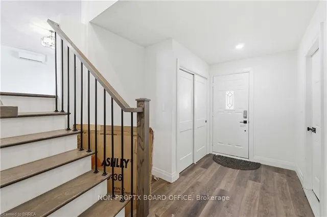 1352 #8 Highway, Hamilton 3