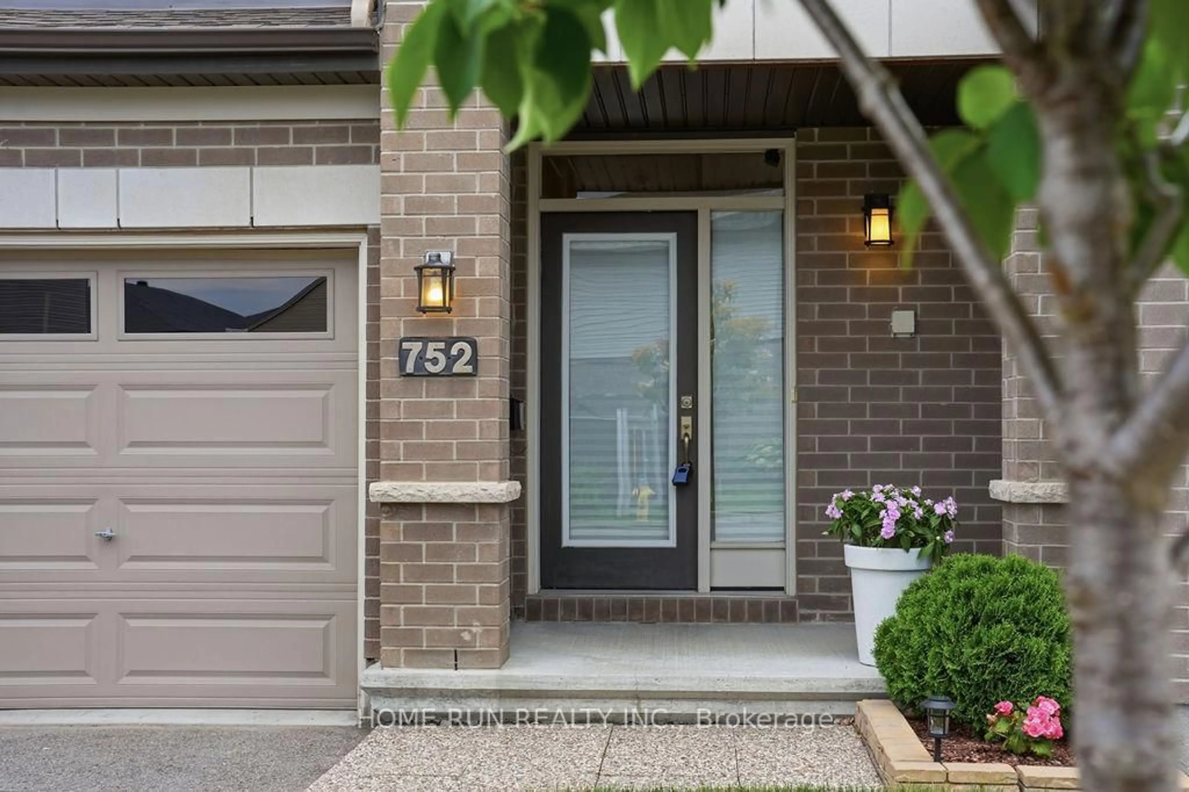 Home with brick exterior material, street for 752 Carnelian Cres, Ottawa Ontario K4M 0E2