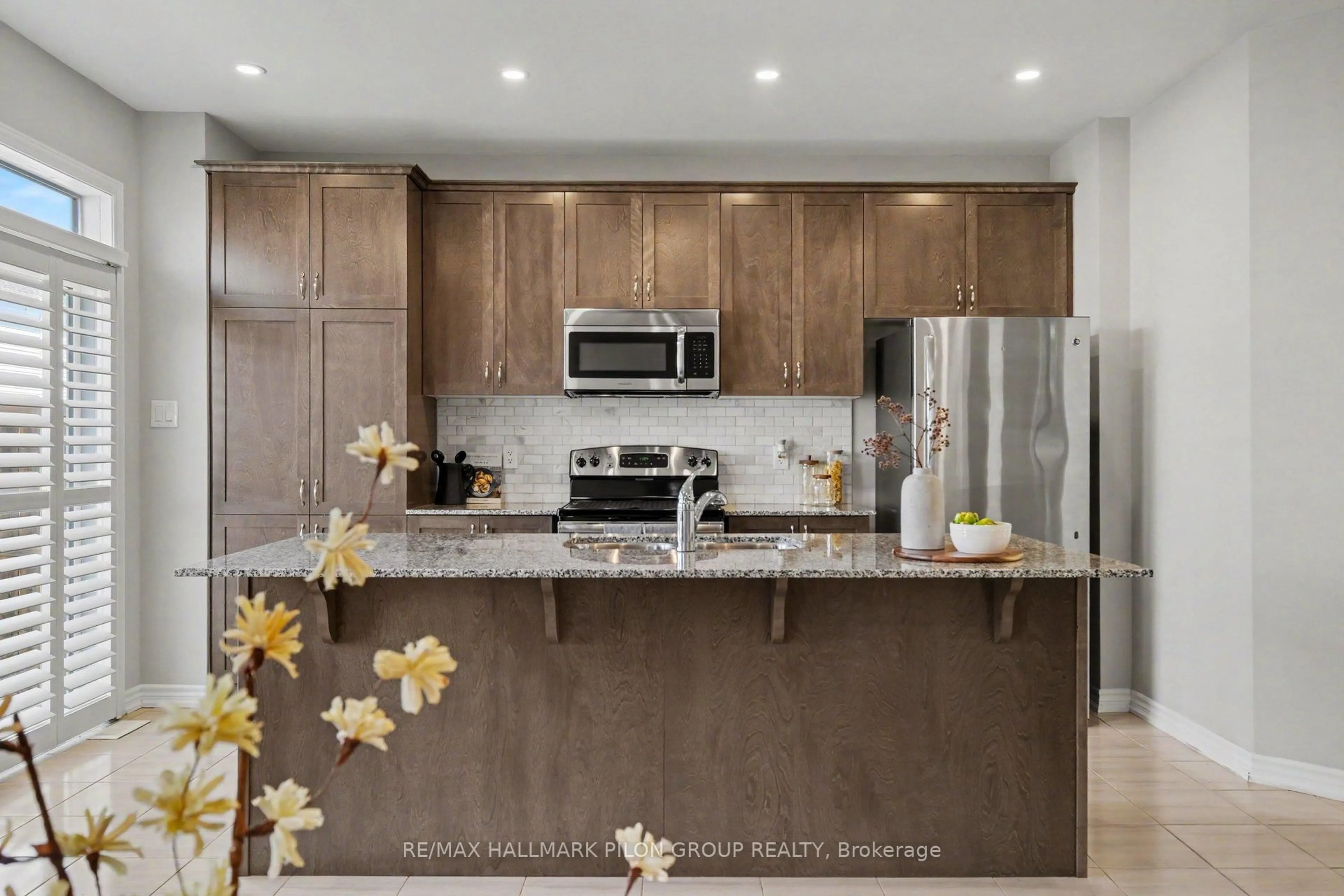 Unknown for 124 Mandalay St, Ottawa Ontario K4A 1A6