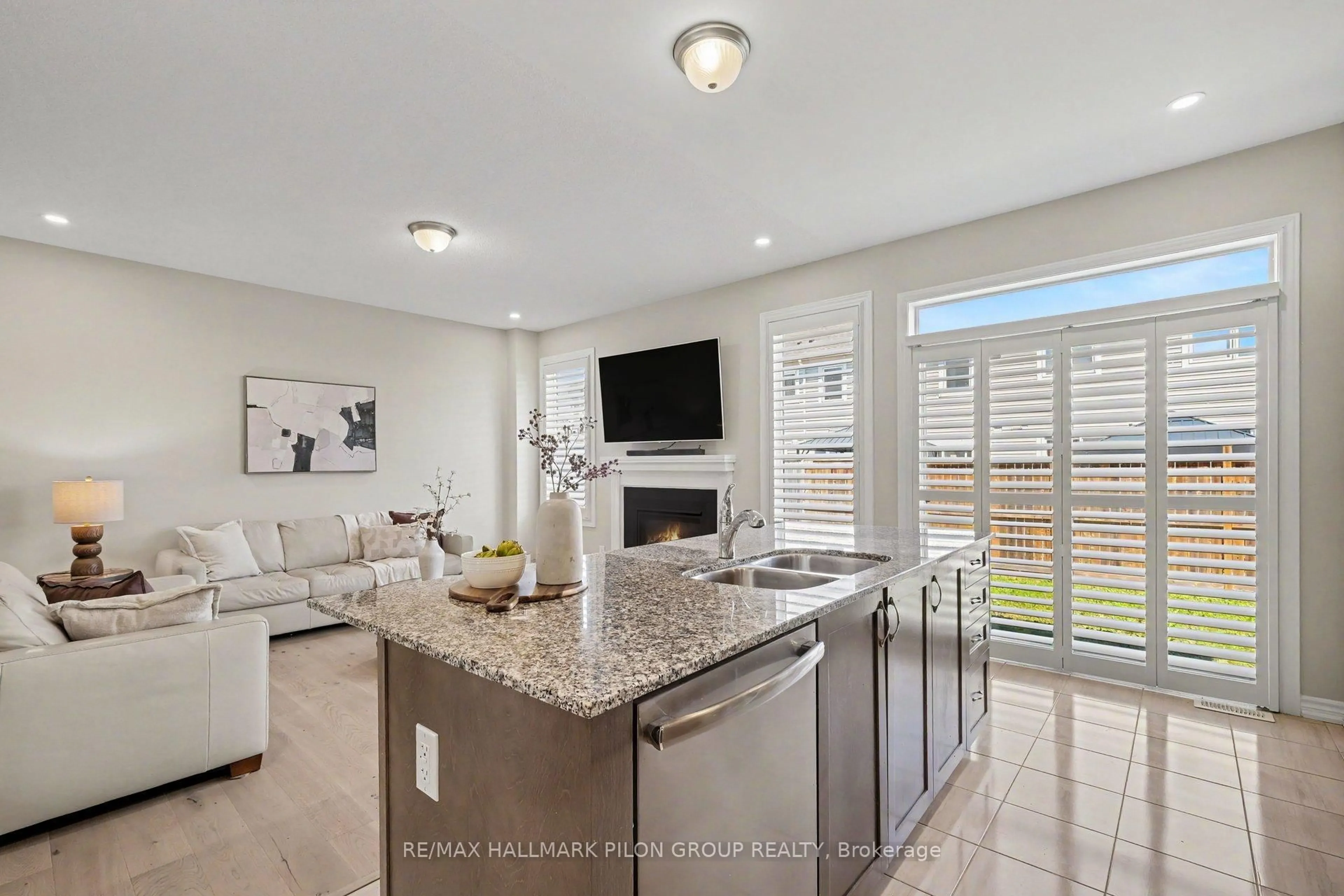 Open concept kitchen, ceramic/tile floor for 124 Mandalay St, Ottawa Ontario K4A 1A6