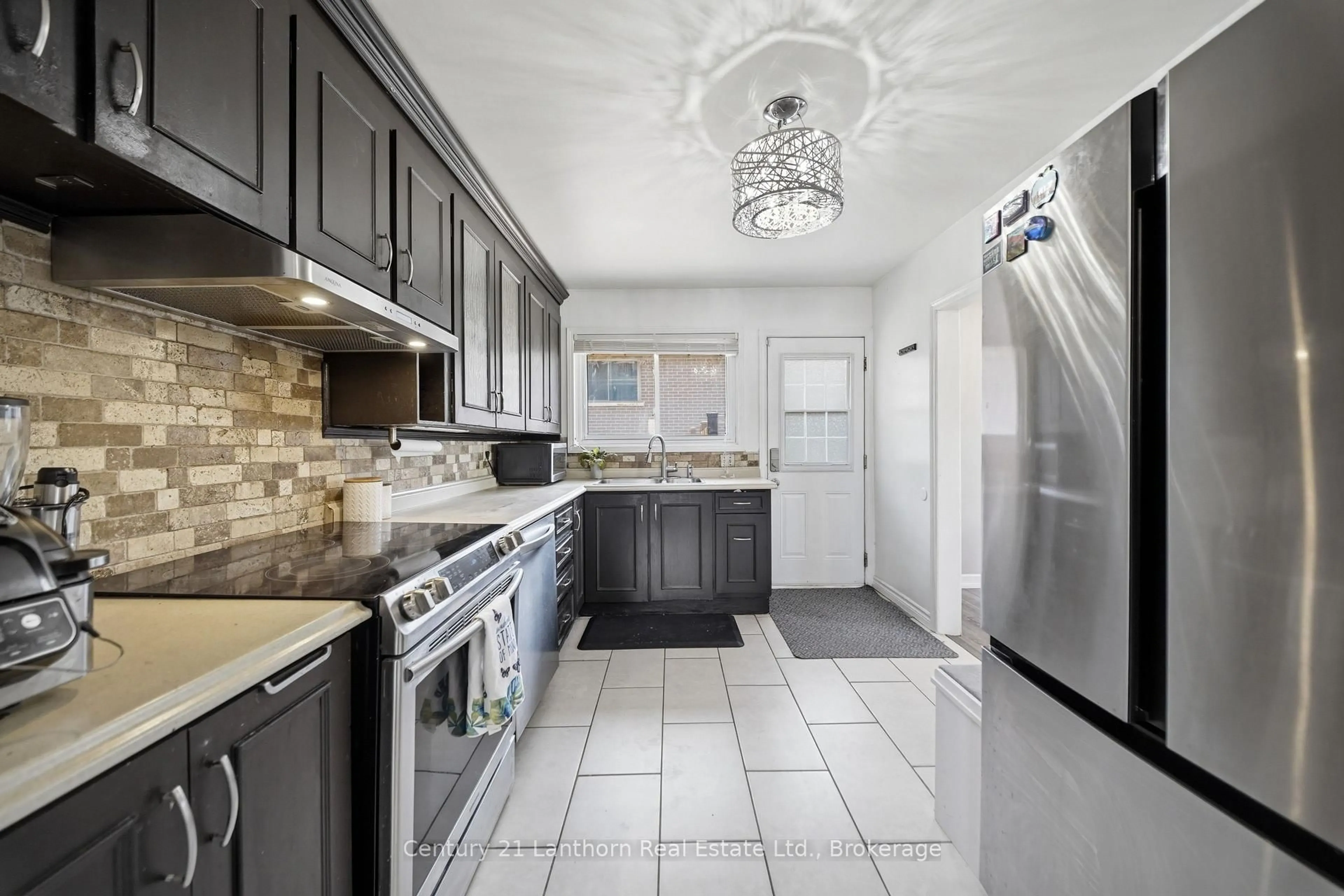 Unknown for 15 Wilson Cres, Quinte West Ontario K8V 1Y2