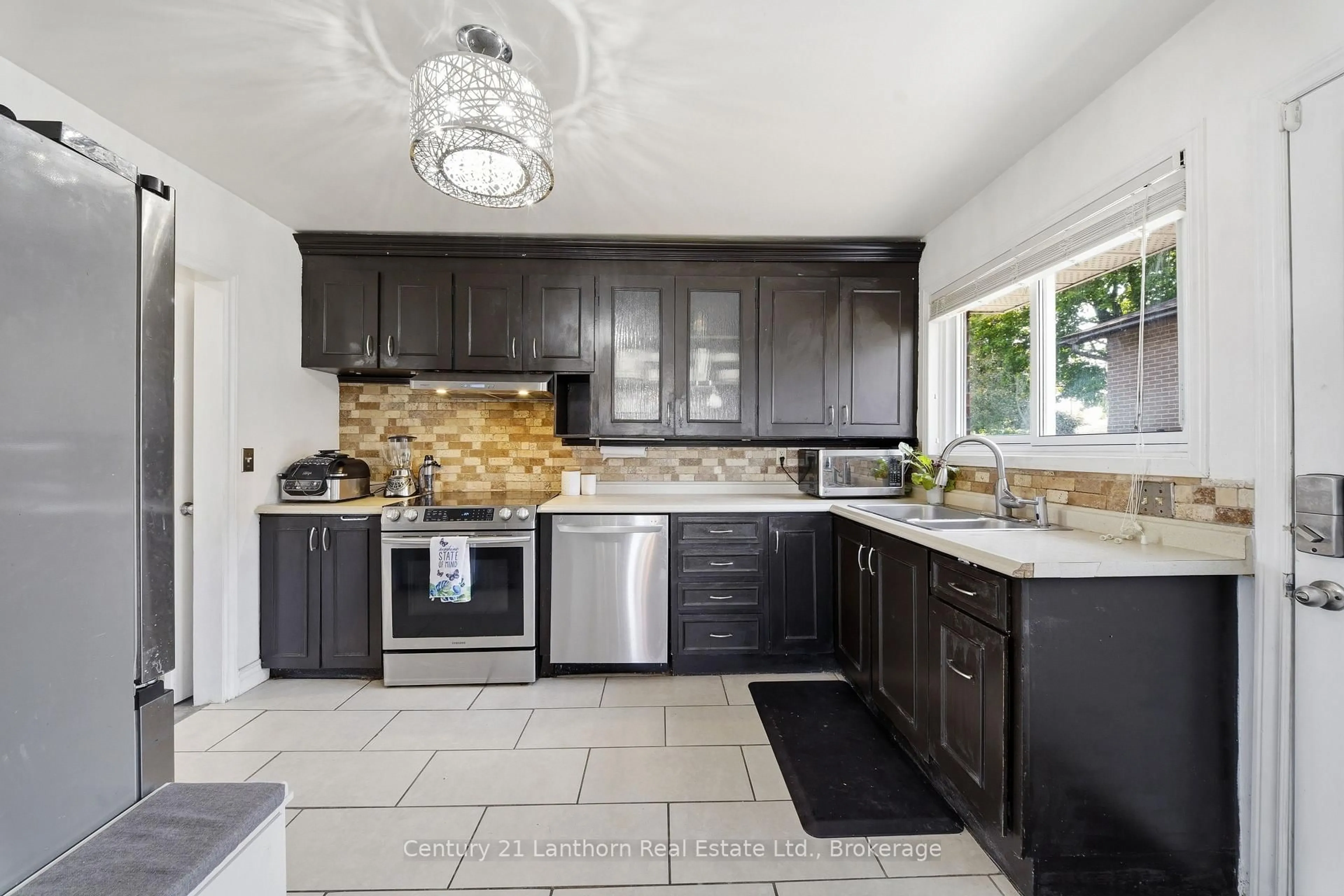 Contemporary kitchen, ceramic/tile floor for 15 Wilson Cres, Quinte West Ontario K8V 1Y2