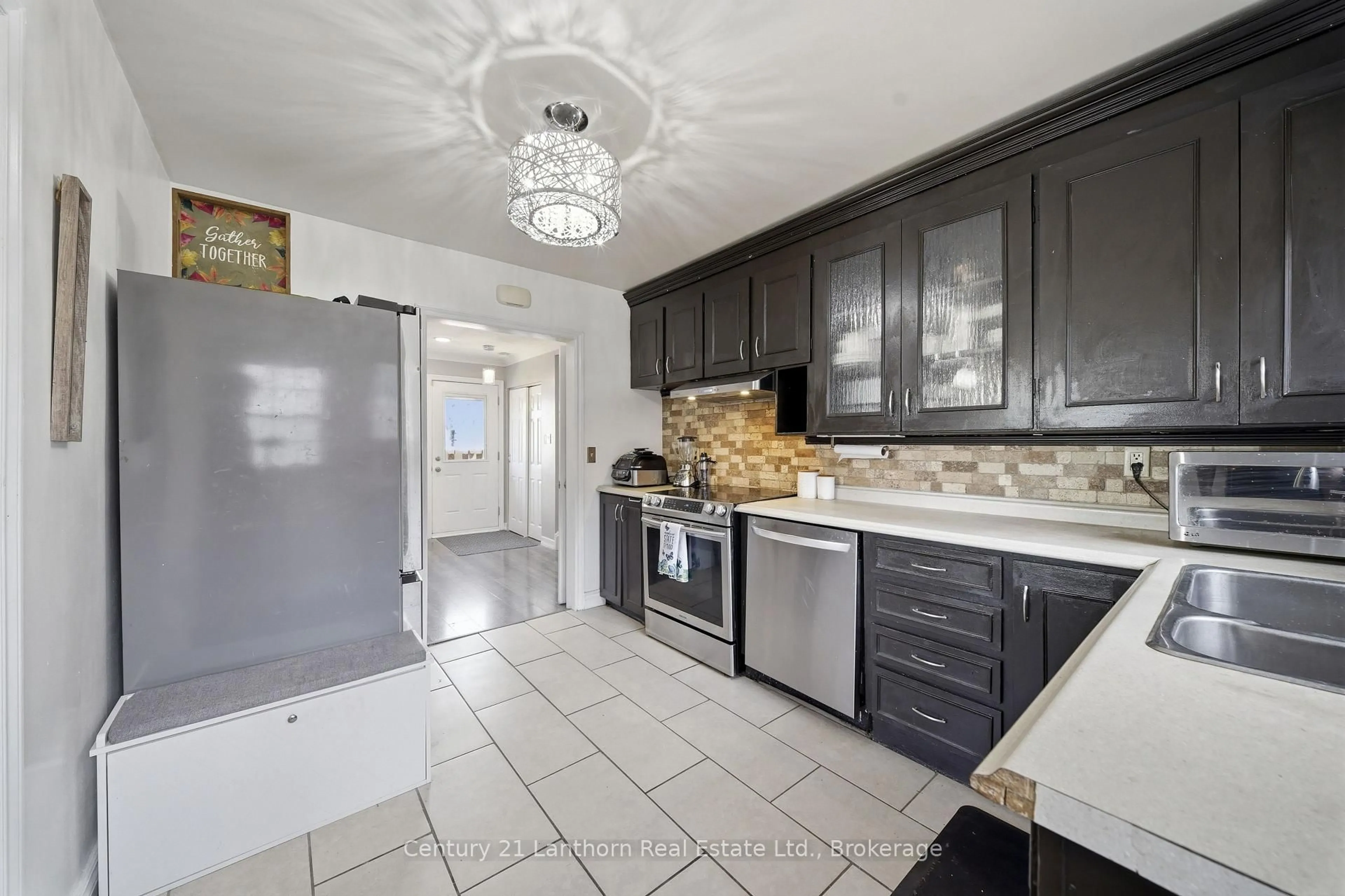 Open concept kitchen, ceramic/tile floor for 15 Wilson Cres, Quinte West Ontario K8V 1Y2