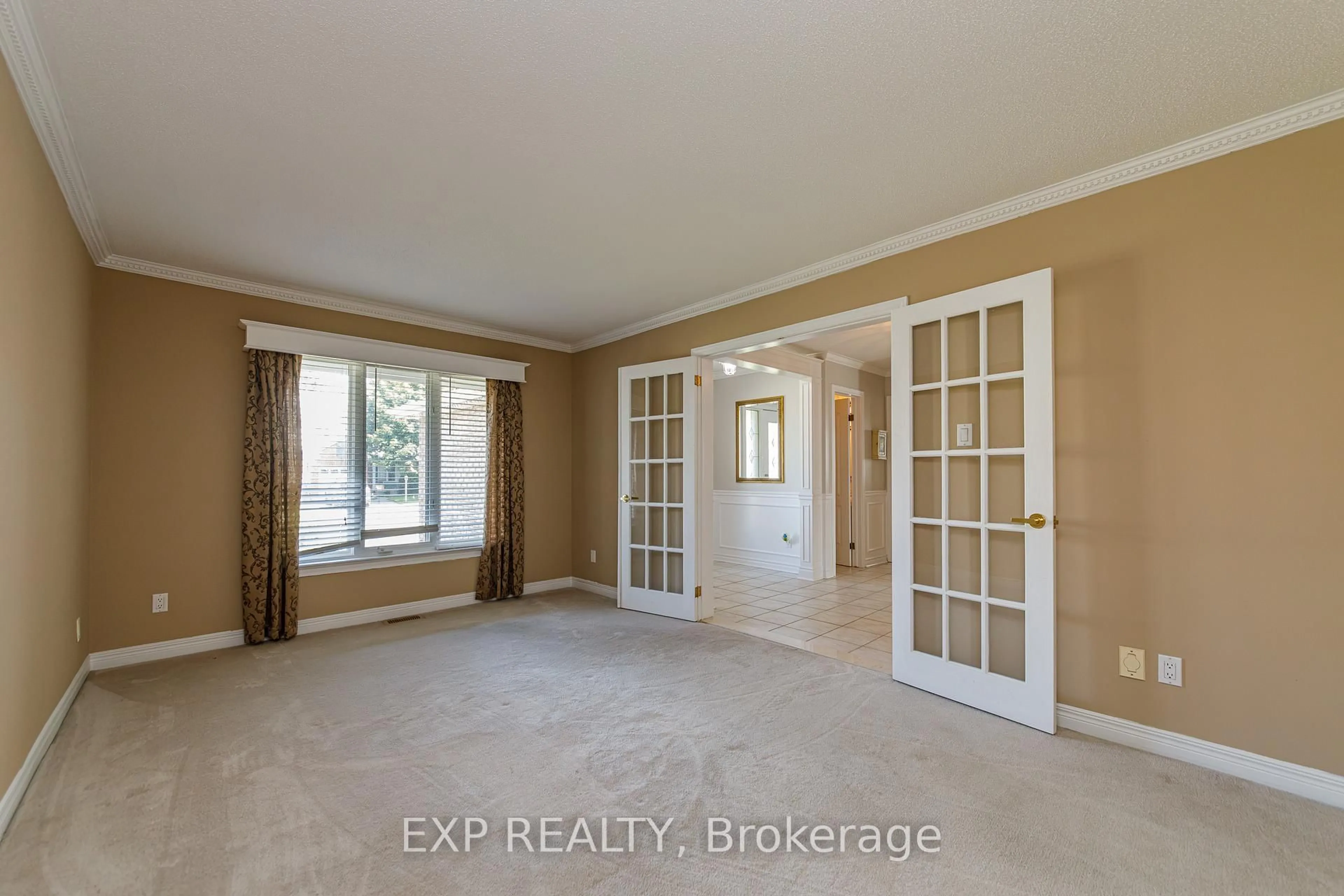 A pic of a room for 40 Newborough Cres, Ottawa Ontario K2G 6A5