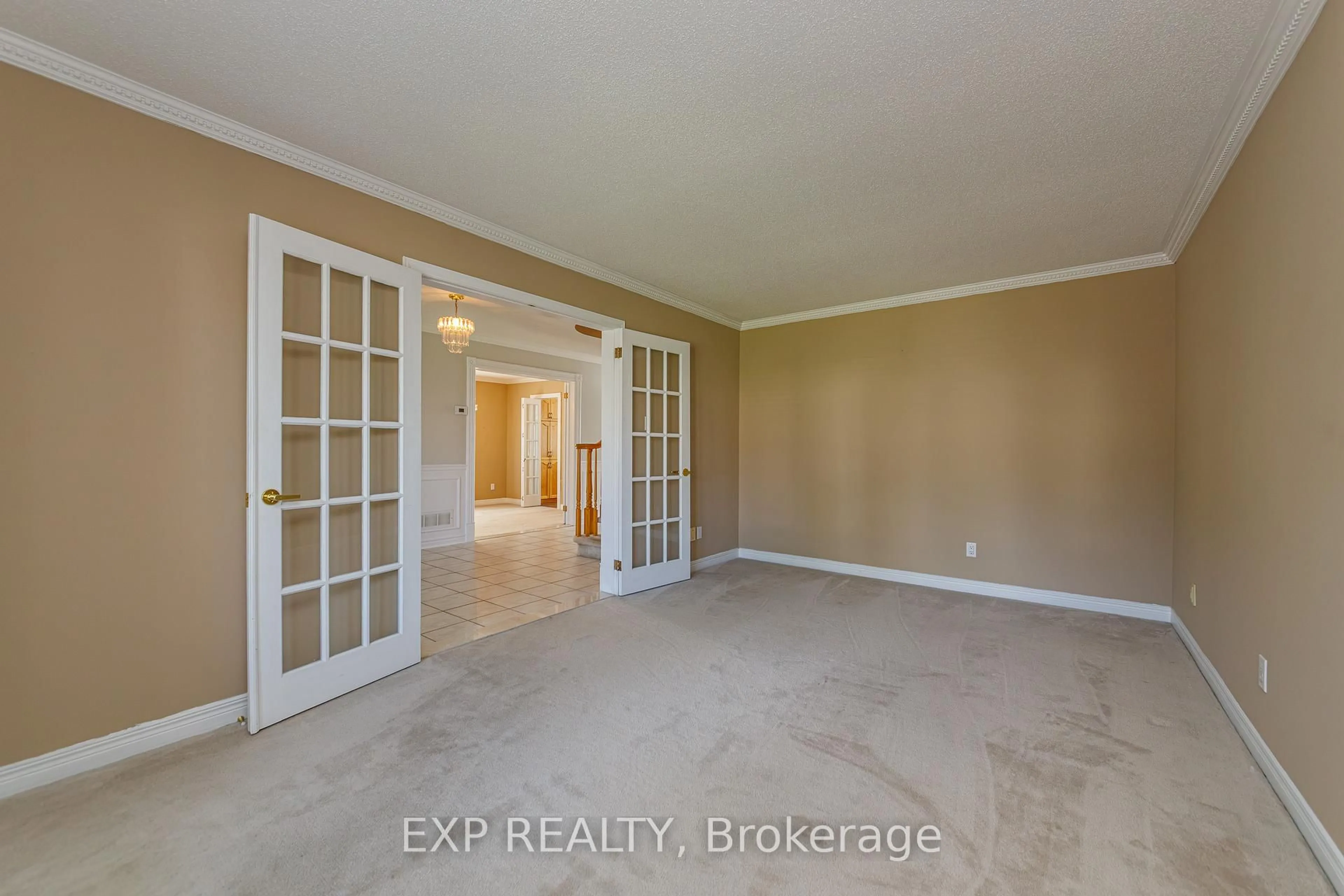 Unknown for 40 Newborough Cres, Ottawa Ontario K2G 6A5
