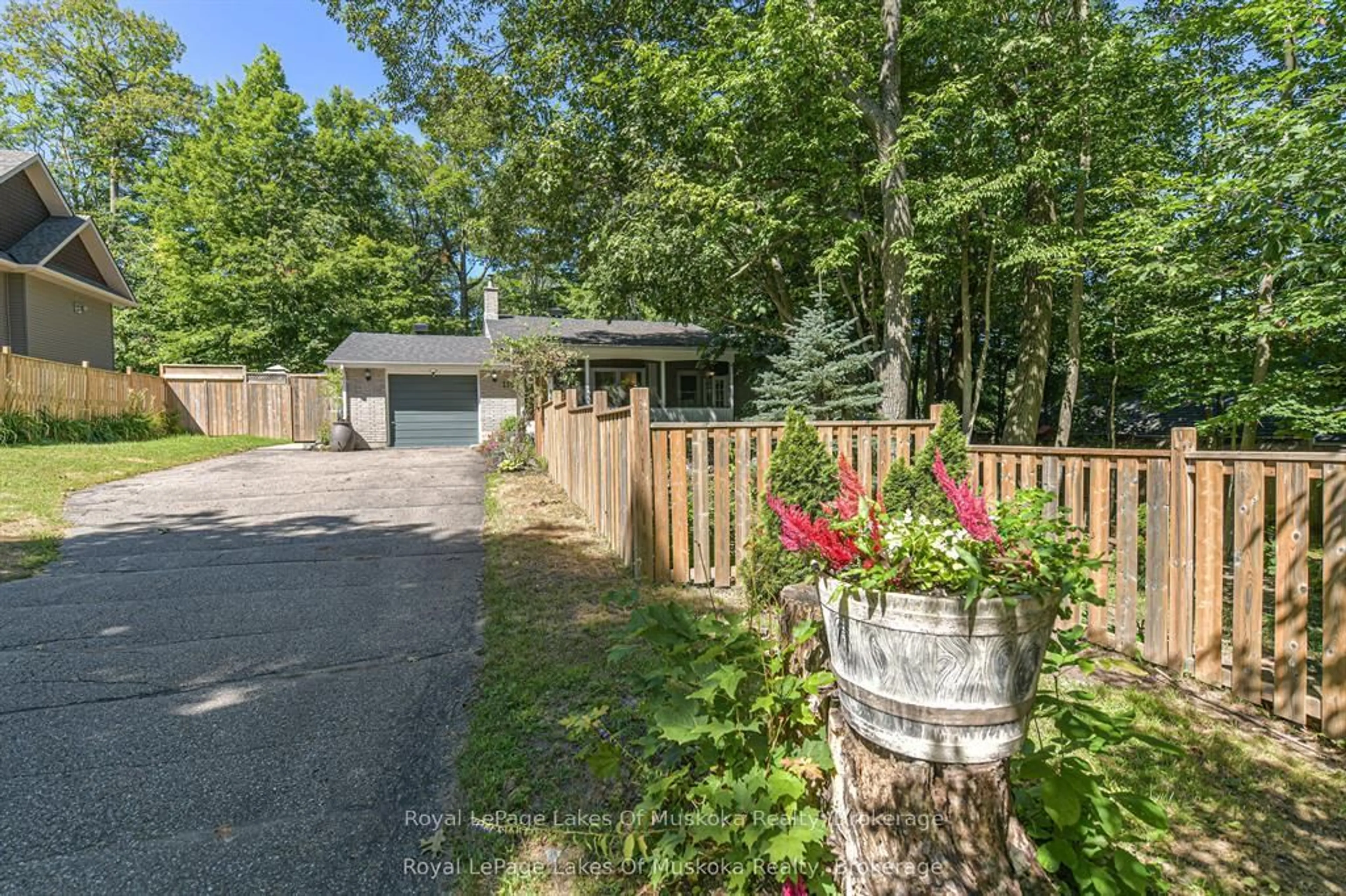 Unknown for 115 Douglas St, Gravenhurst Ontario P1P 1A4