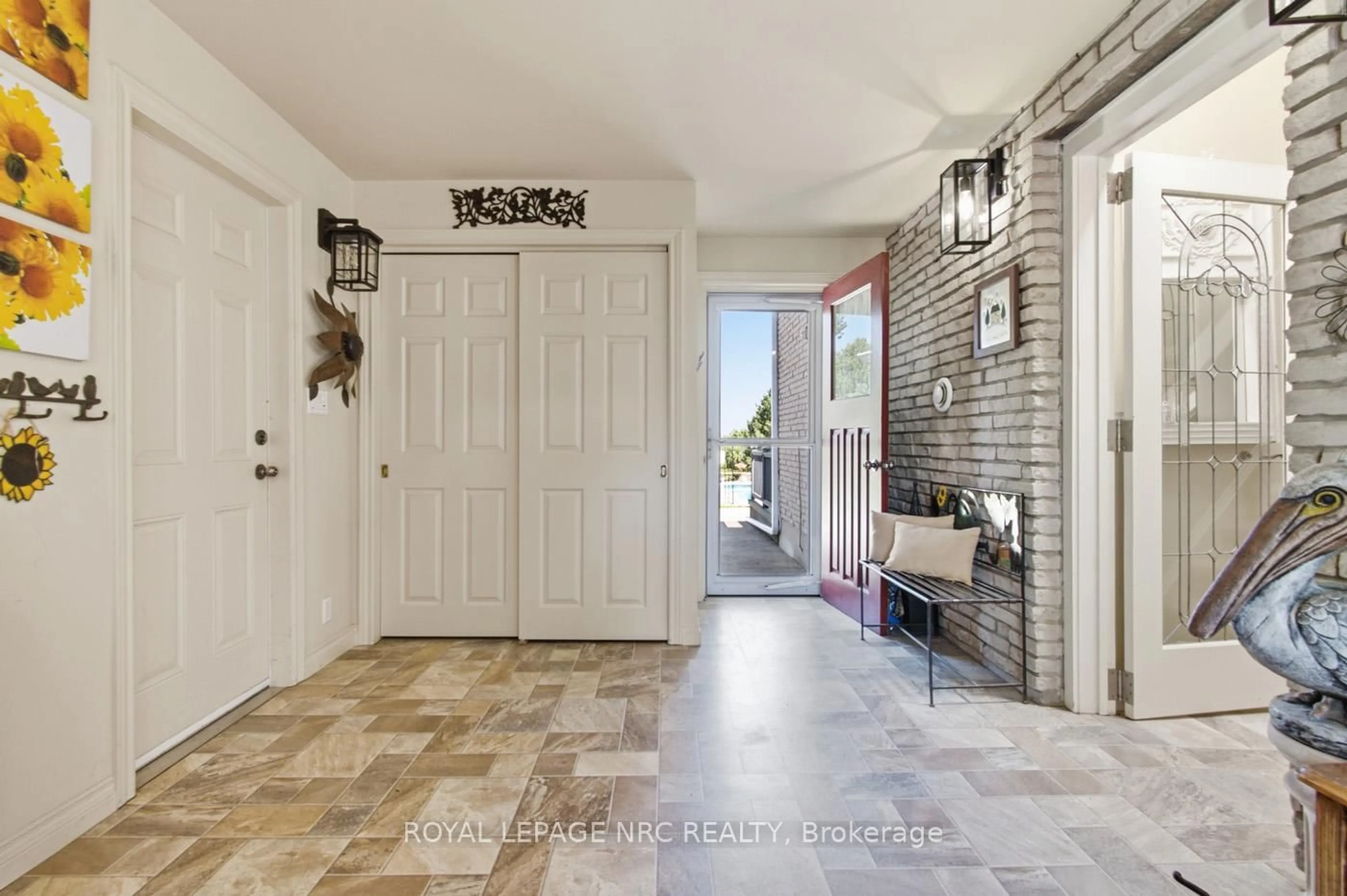 Indoor entryway for 1750 York Rd, Niagara-on-the-Lake Ontario L0S 1J0