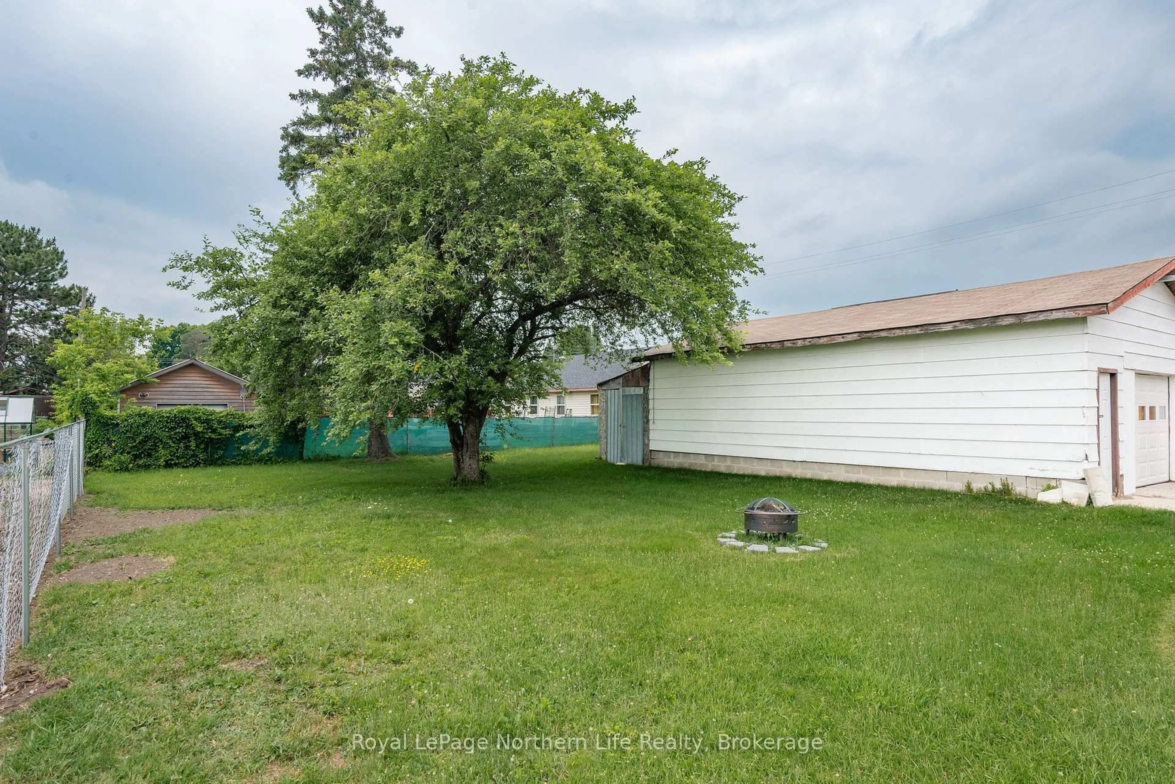 A pic from outside/outdoor area/front of a property/back of a property/a pic from drone, street for 345 Nipissing St, West Nipissing Ontario P2B 3E1