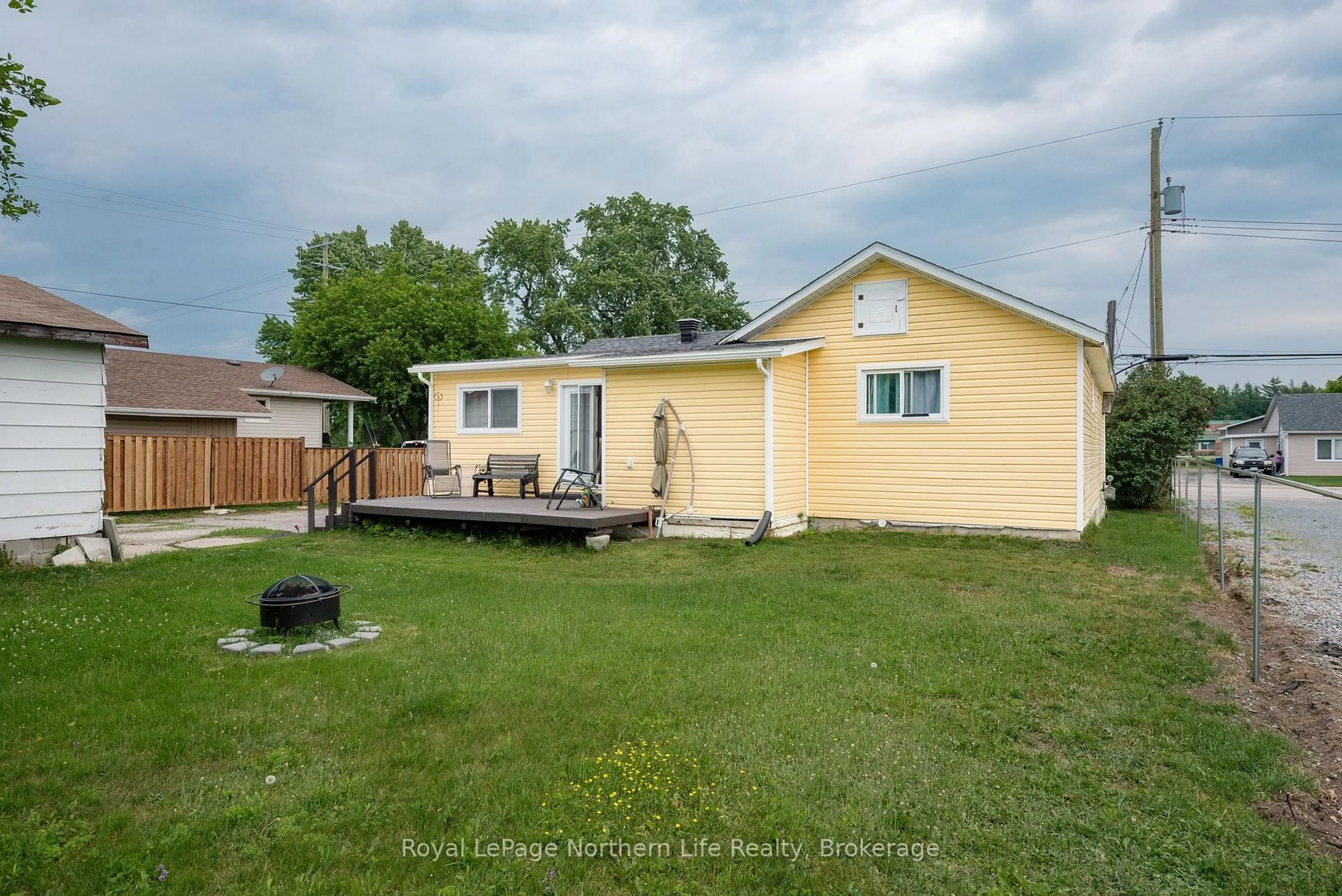 A pic from outside/outdoor area/front of a property/back of a property/a pic from drone, street for 345 Nipissing St, West Nipissing Ontario P2B 3E1