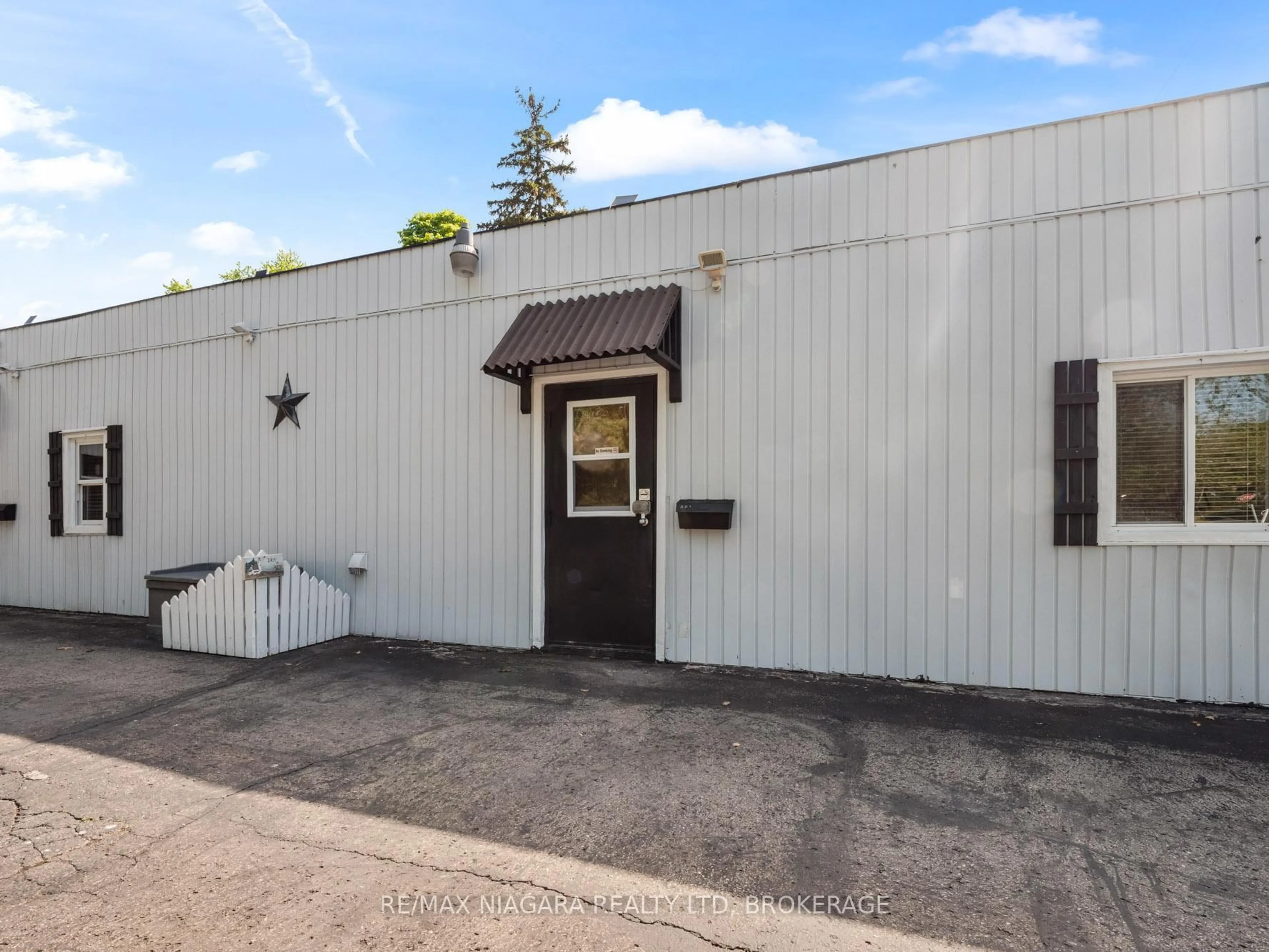 Unknown for 61 Queen St, Fort Erie Ontario L2A 1T7